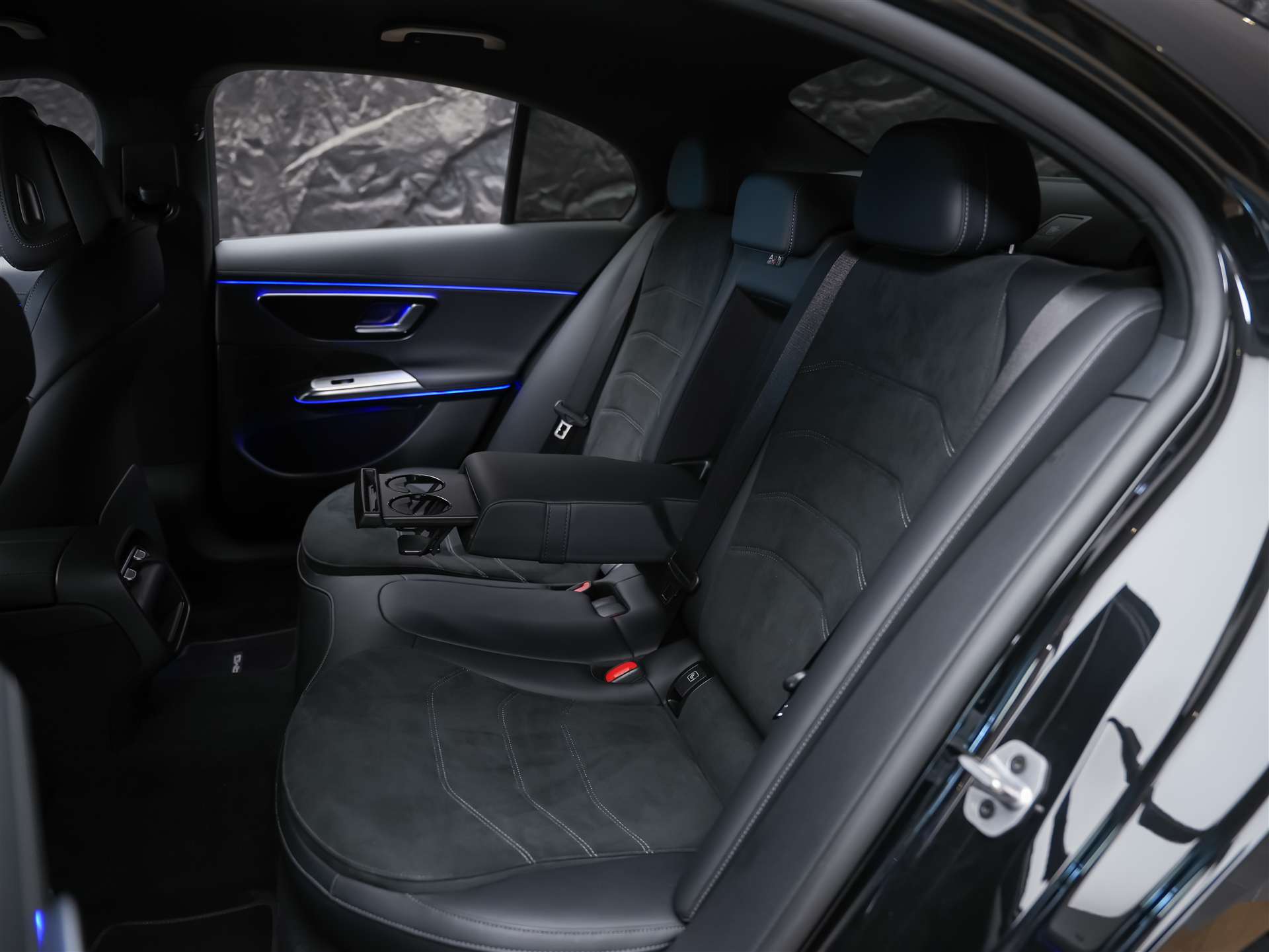 MERCEDES-BENZ E 220 d AMG Line 9G-Tronic 21" Felgen*Werksgarantie*Lenkradheizung*-image-12