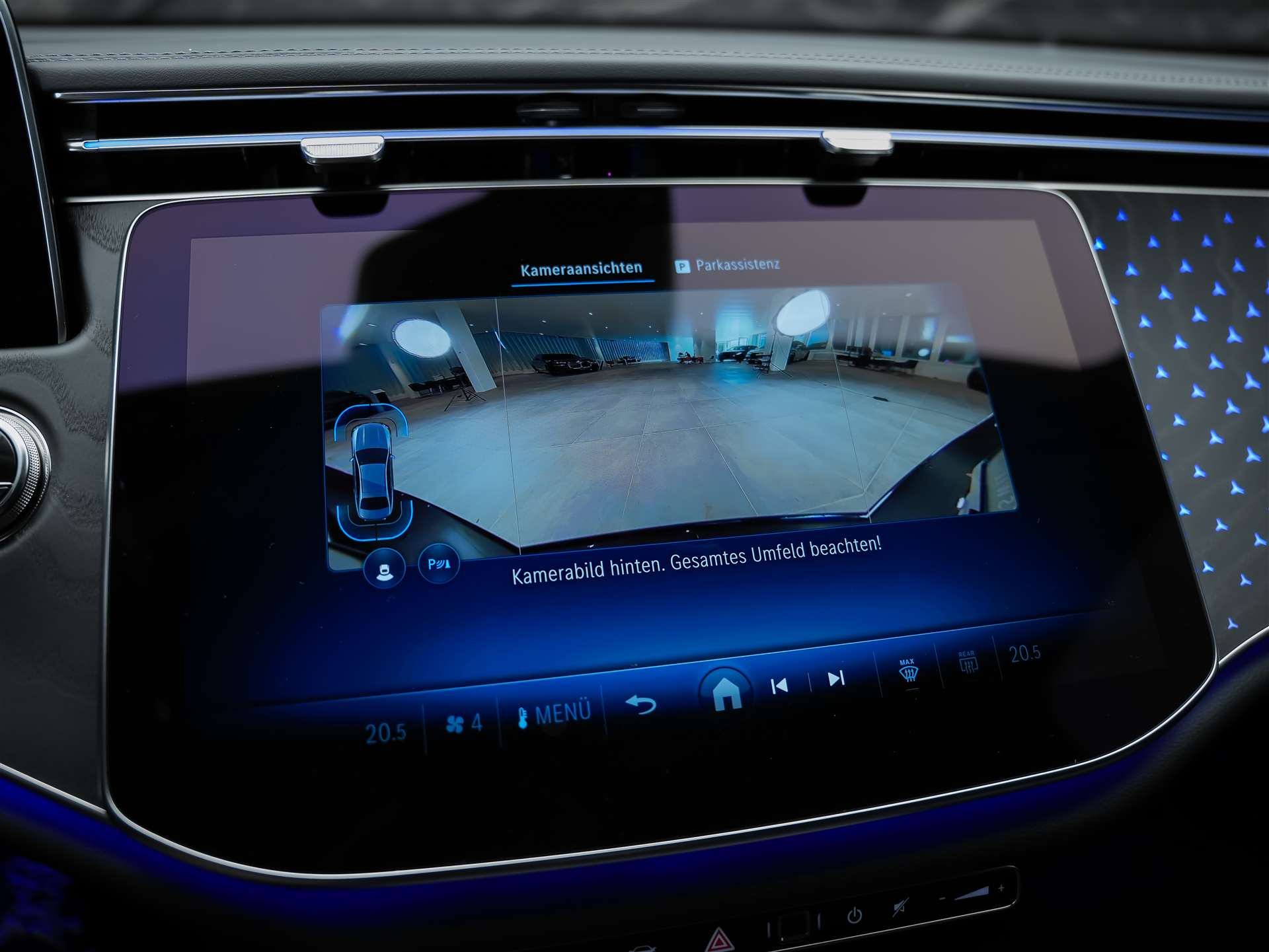 MERCEDES-BENZ E 220 d AMG Line 9G-Tronic 21" Felgen*Werksgarantie*Lenkradheizung*-image-40