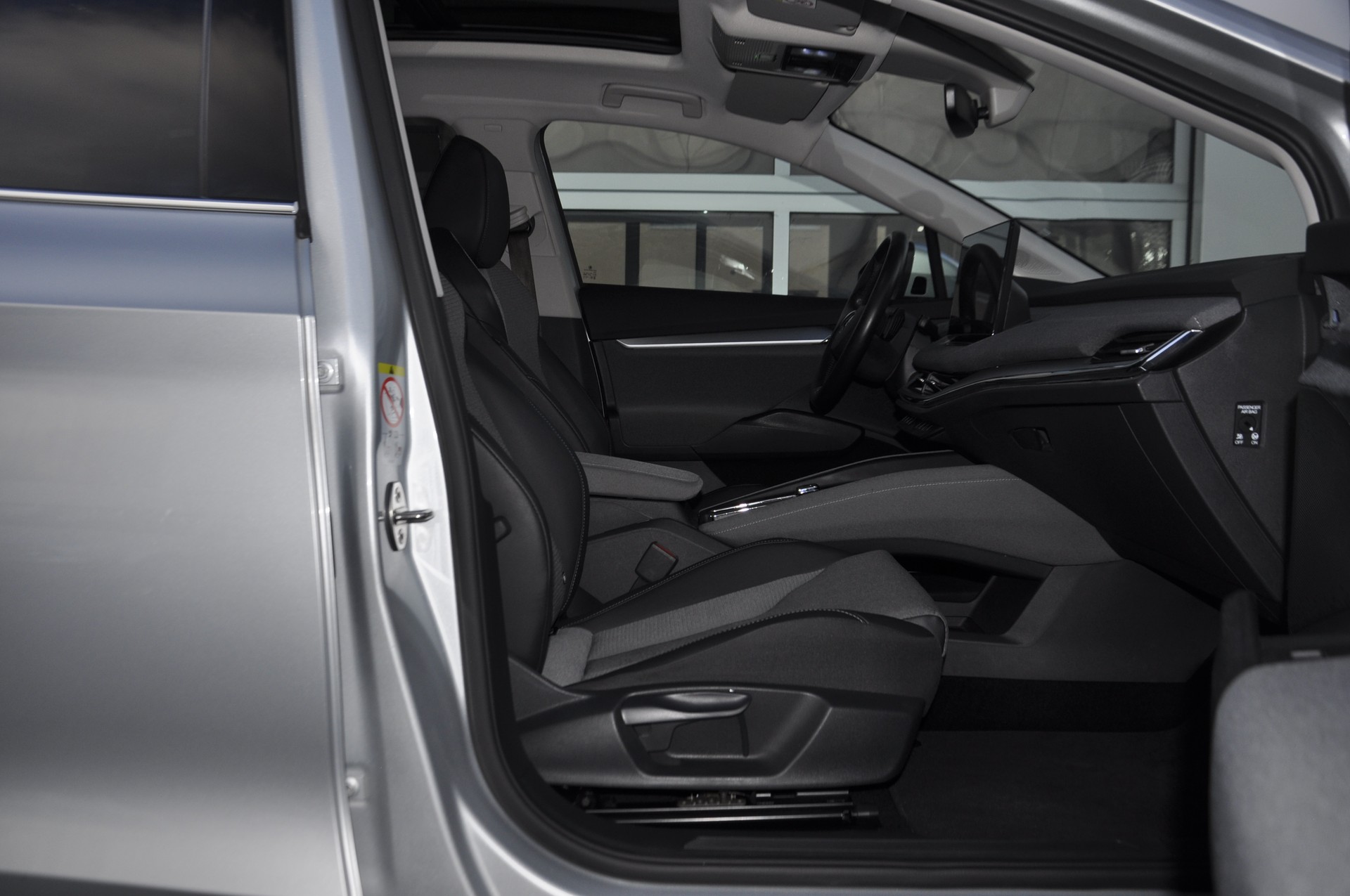 SKODA Enyaq iV 80 I Anhängerkupplung I Panorama-Glasdach-image-6