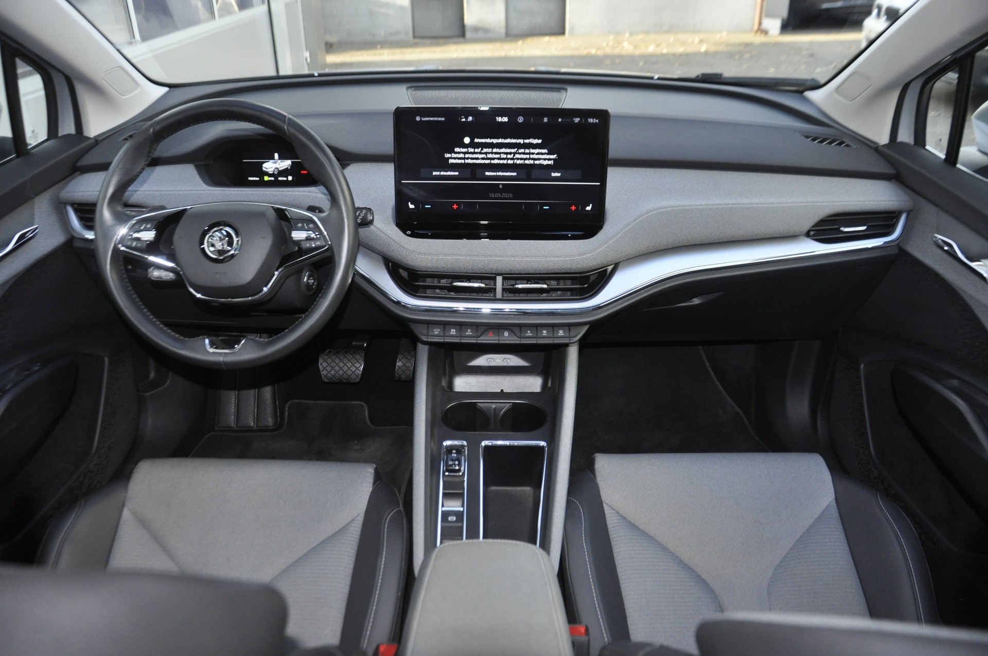 SKODA Enyaq iV 80 I Anhängerkupplung I Panorama-Glasdach-image-9