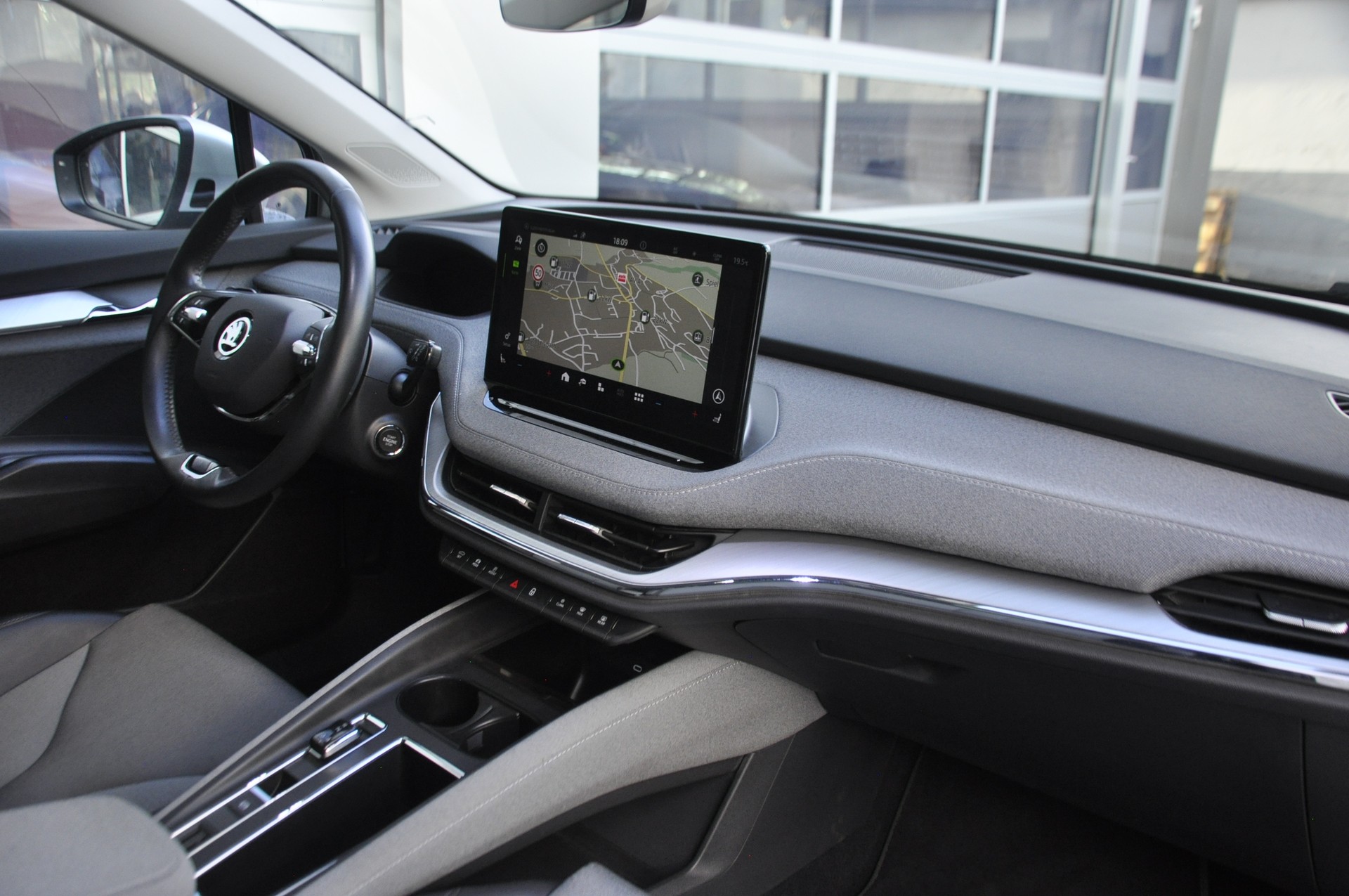 SKODA Enyaq iV 80 I Anhängerkupplung I Panorama-Glasdach-image-7