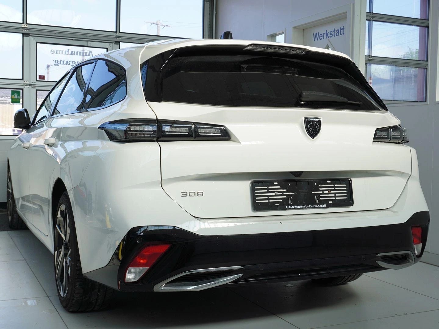 PEUGEOT 308 SW 1.5 BlueHDI Allure Pack EAT8-image-1