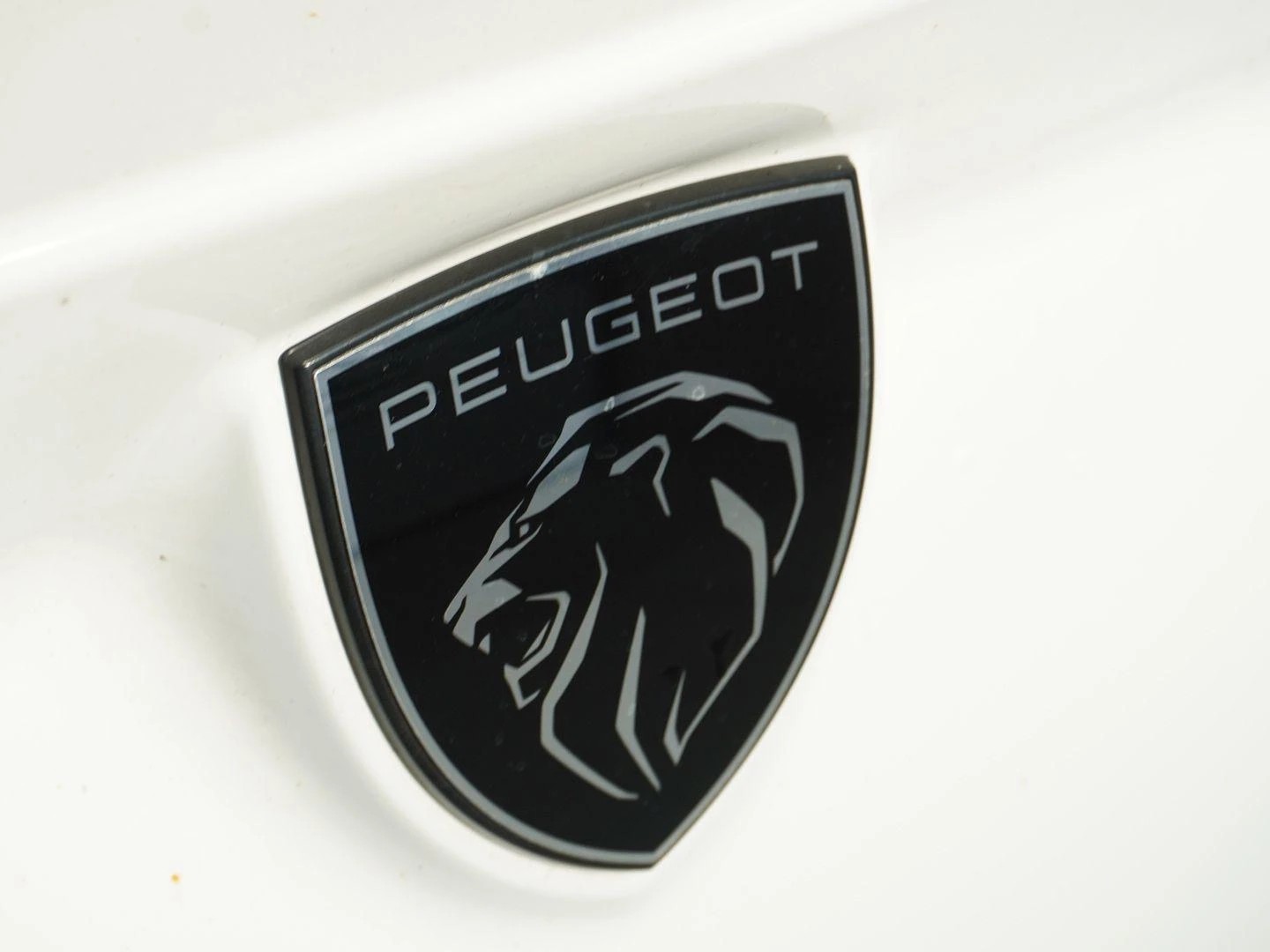 PEUGEOT 308 SW 1.5 BlueHDI Allure Pack EAT8-image-9
