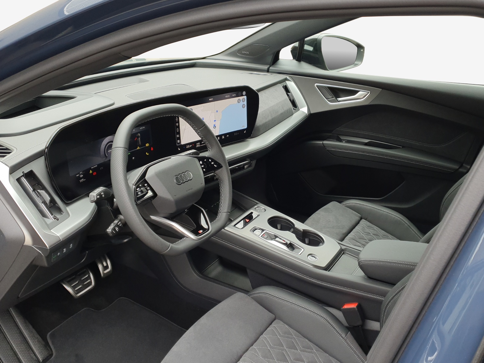 AUDI Q4 e-tron SUV quattro performance Swiss Ski-image-15