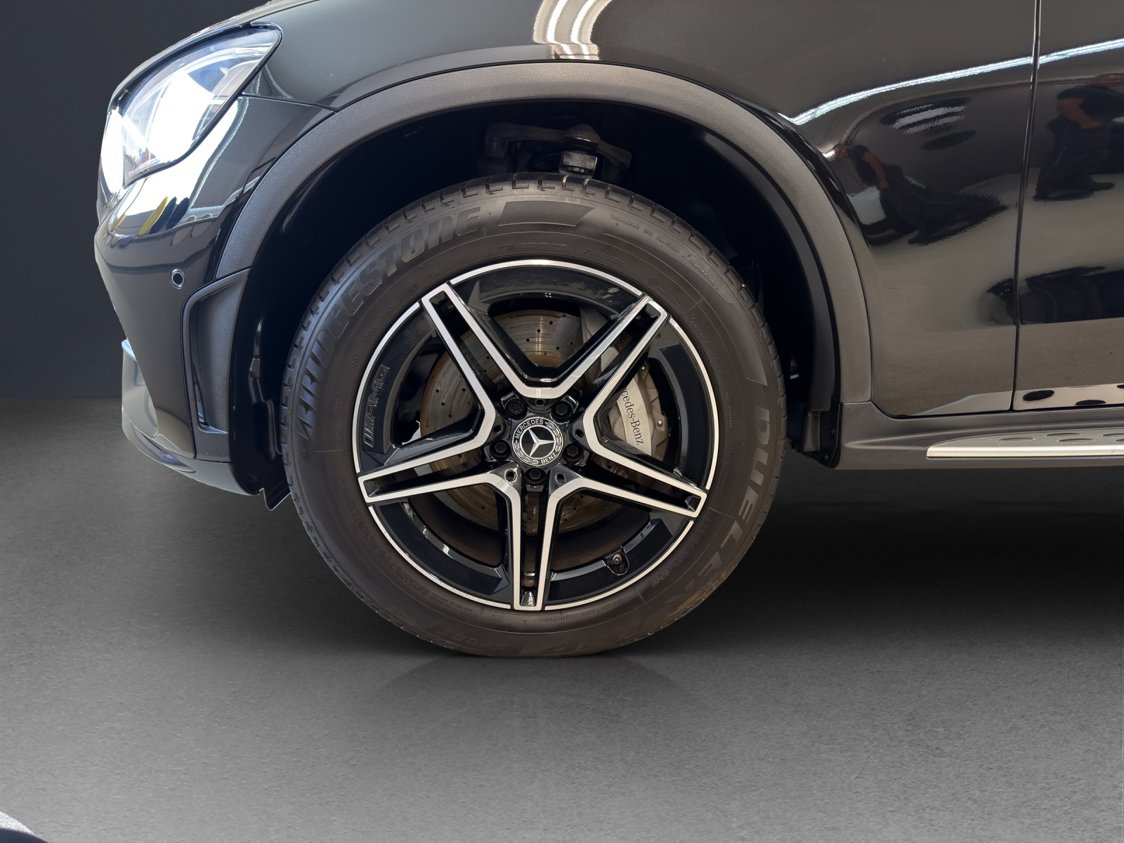 MERCEDES-BENZ GLC 300 e AMG Line 4Matic-image-5