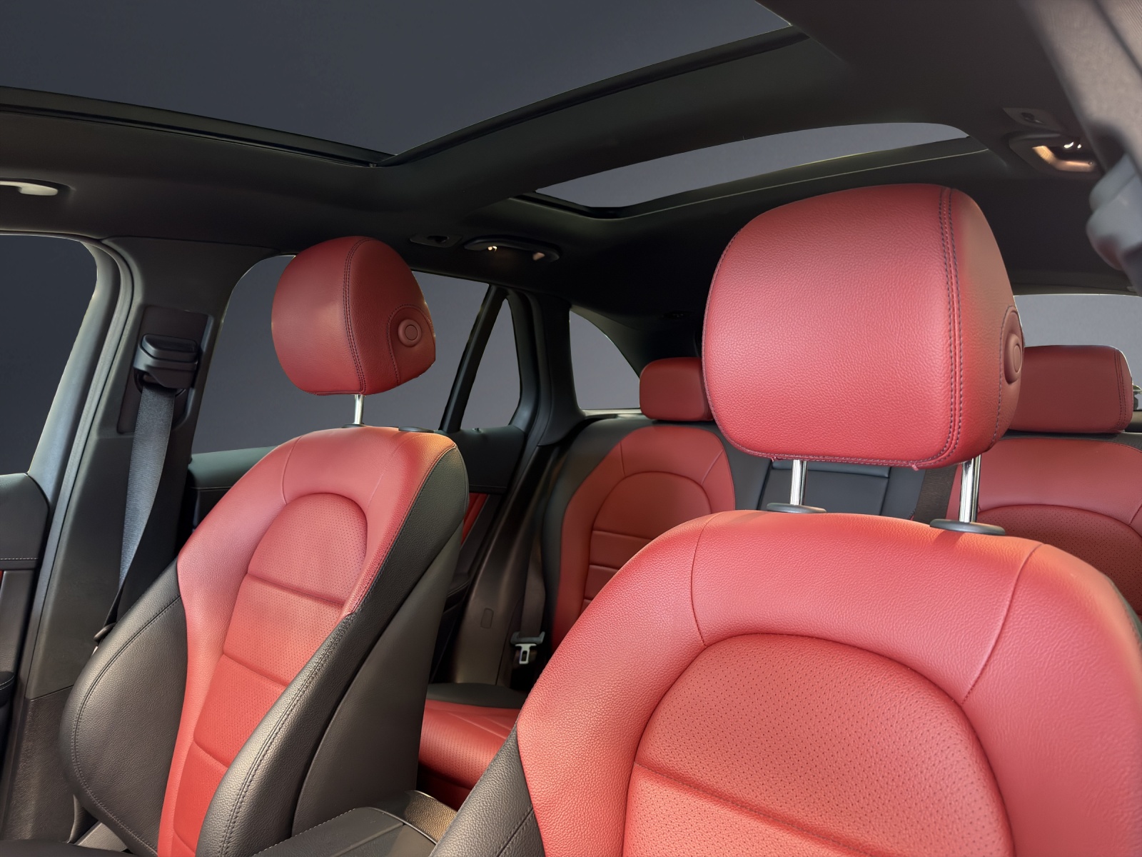 MERCEDES-BENZ GLC 300 e AMG Line 4Matic-image-7