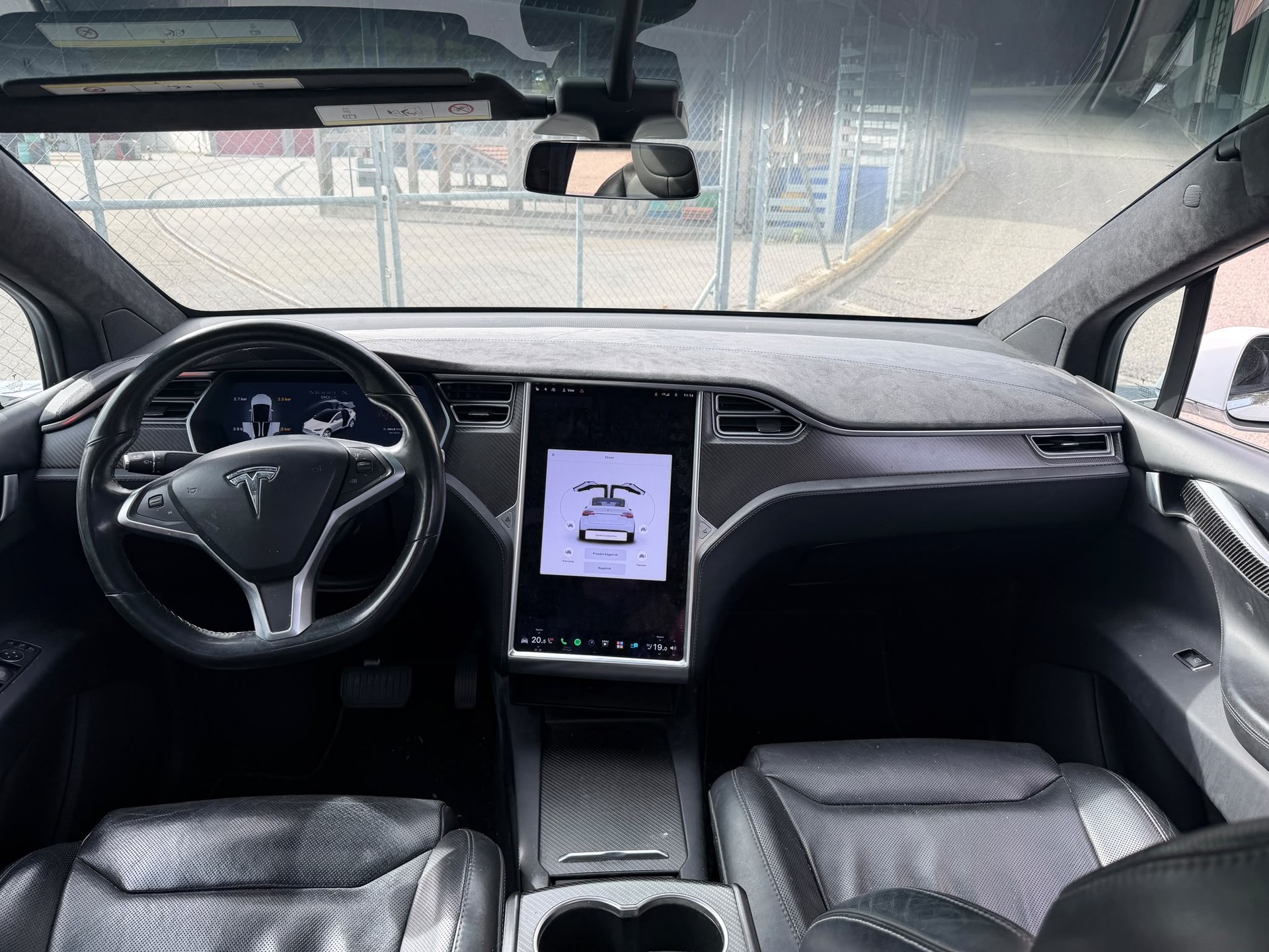 TESLA Model X 90 D-image-10