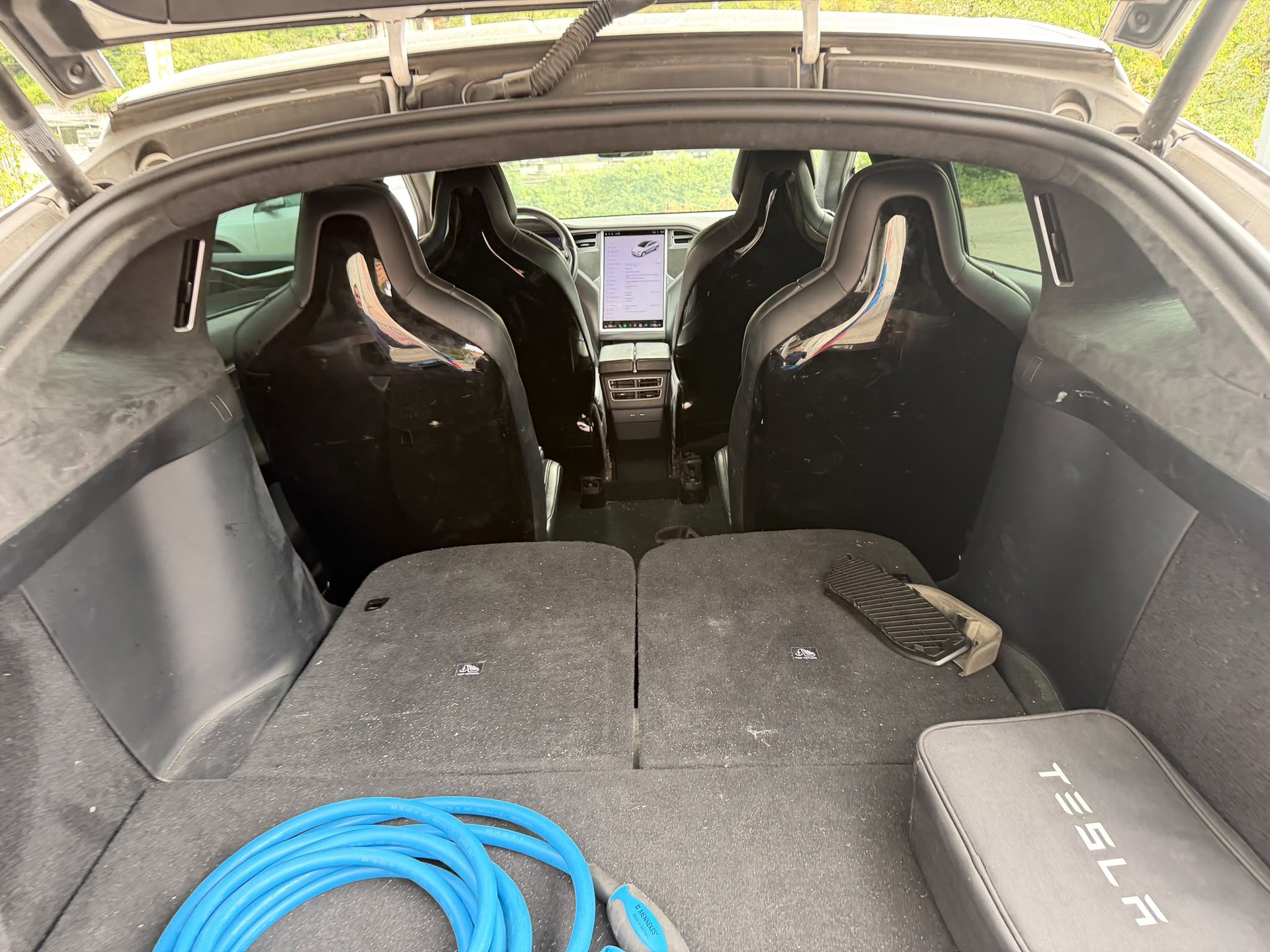 TESLA Model X 90 D-image-8