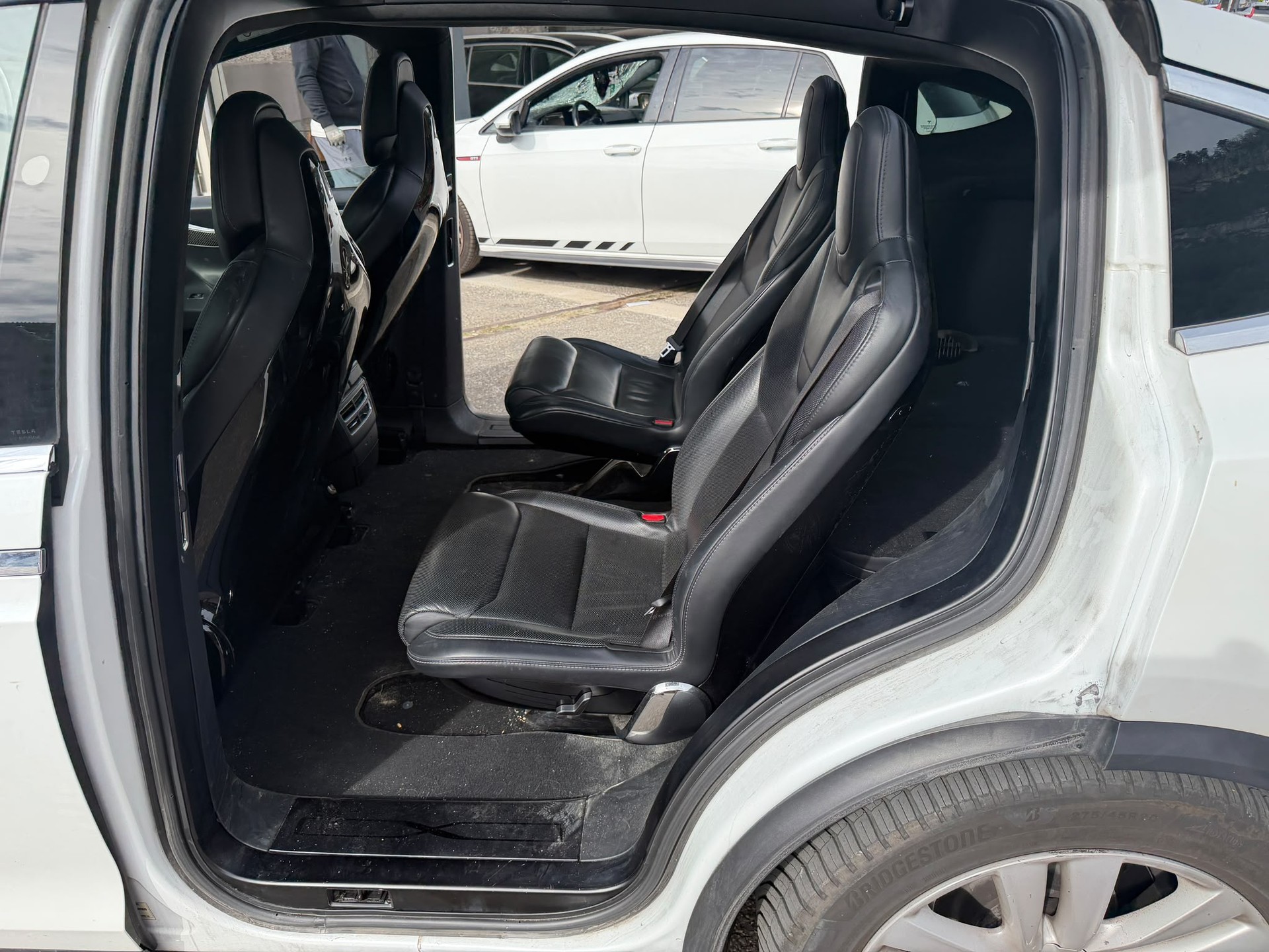 TESLA Model X 90 D-image-9
