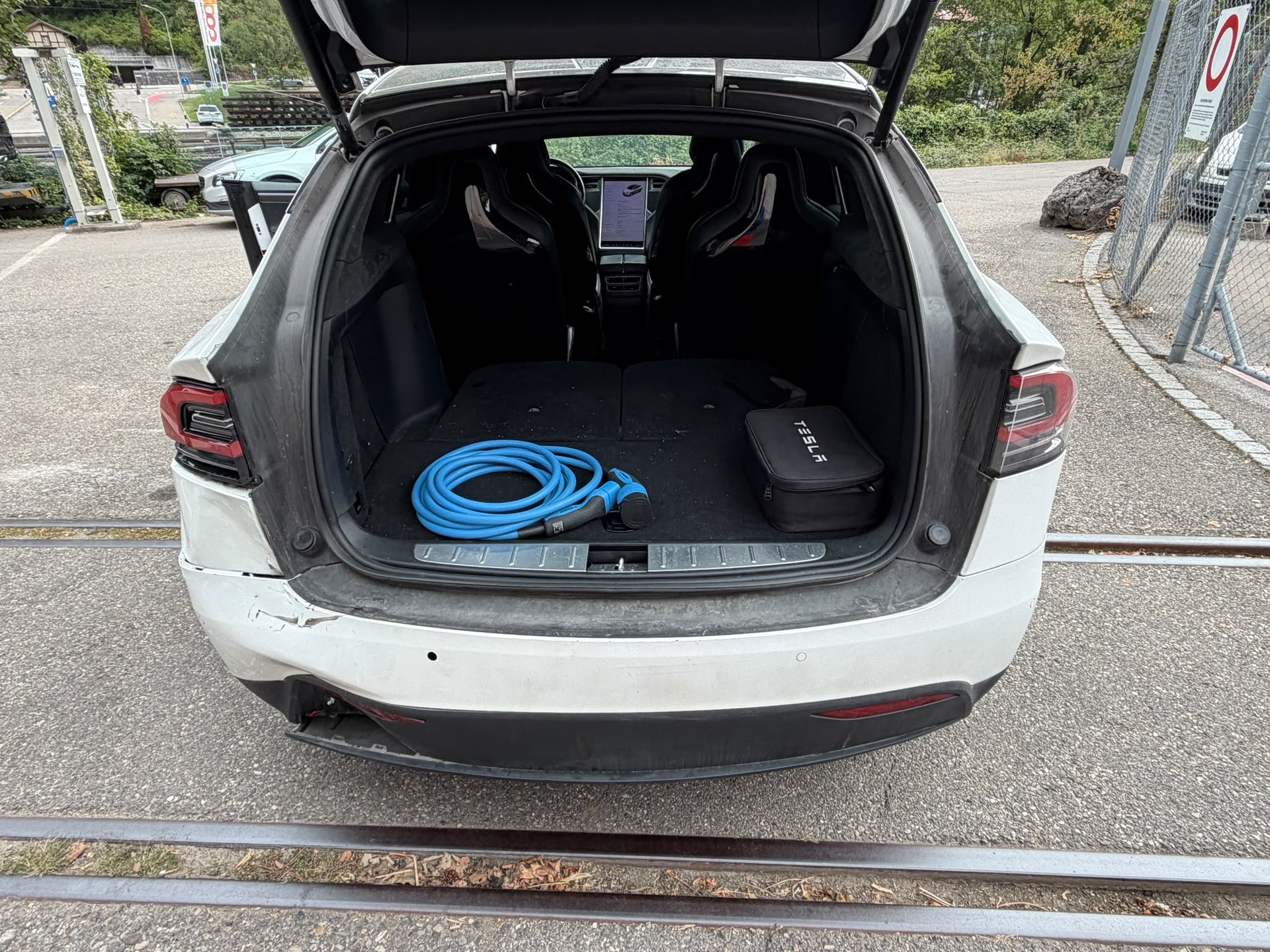 TESLA Model X 90 D-image-6