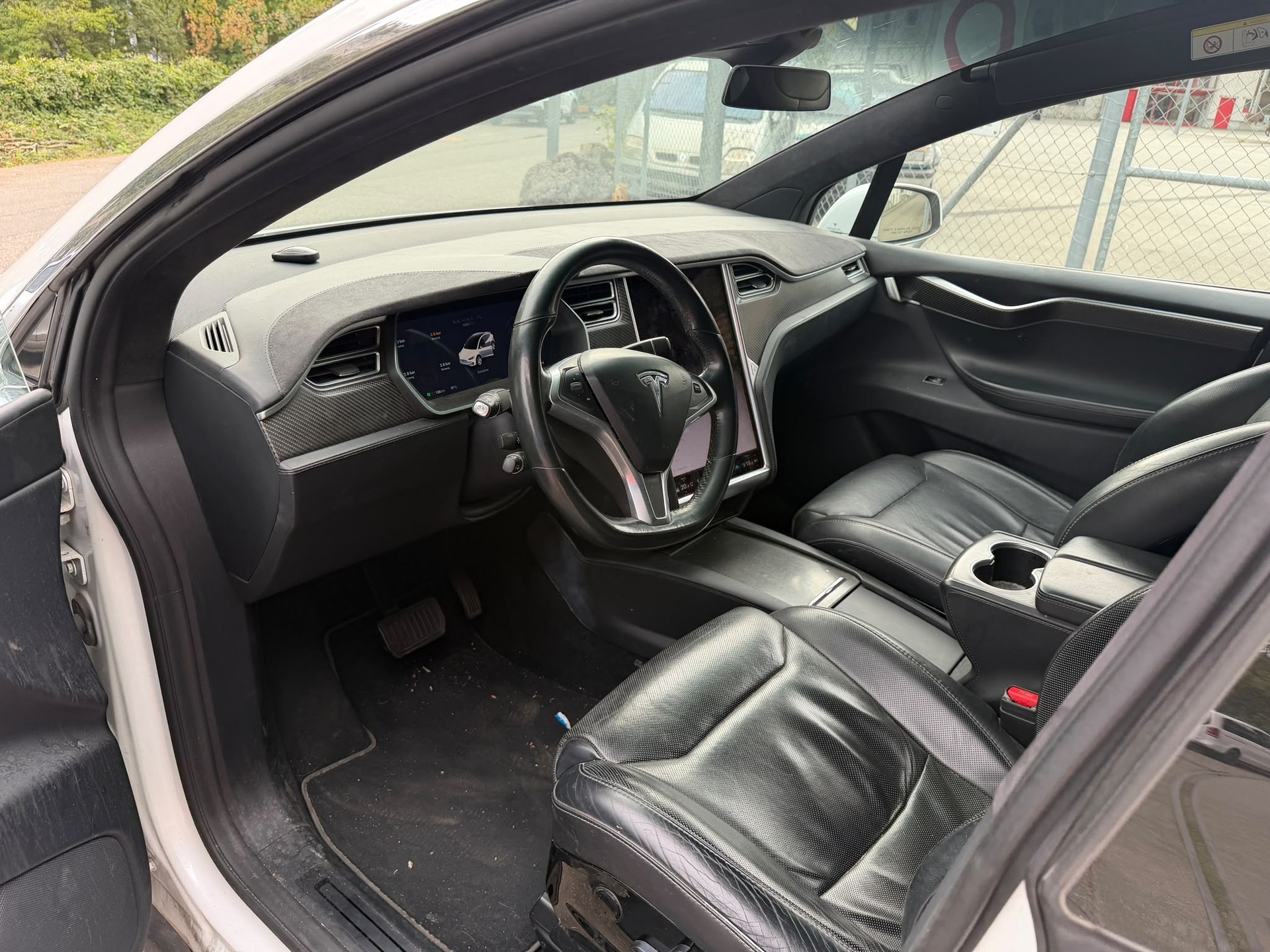 TESLA Model X 90 D-image-5