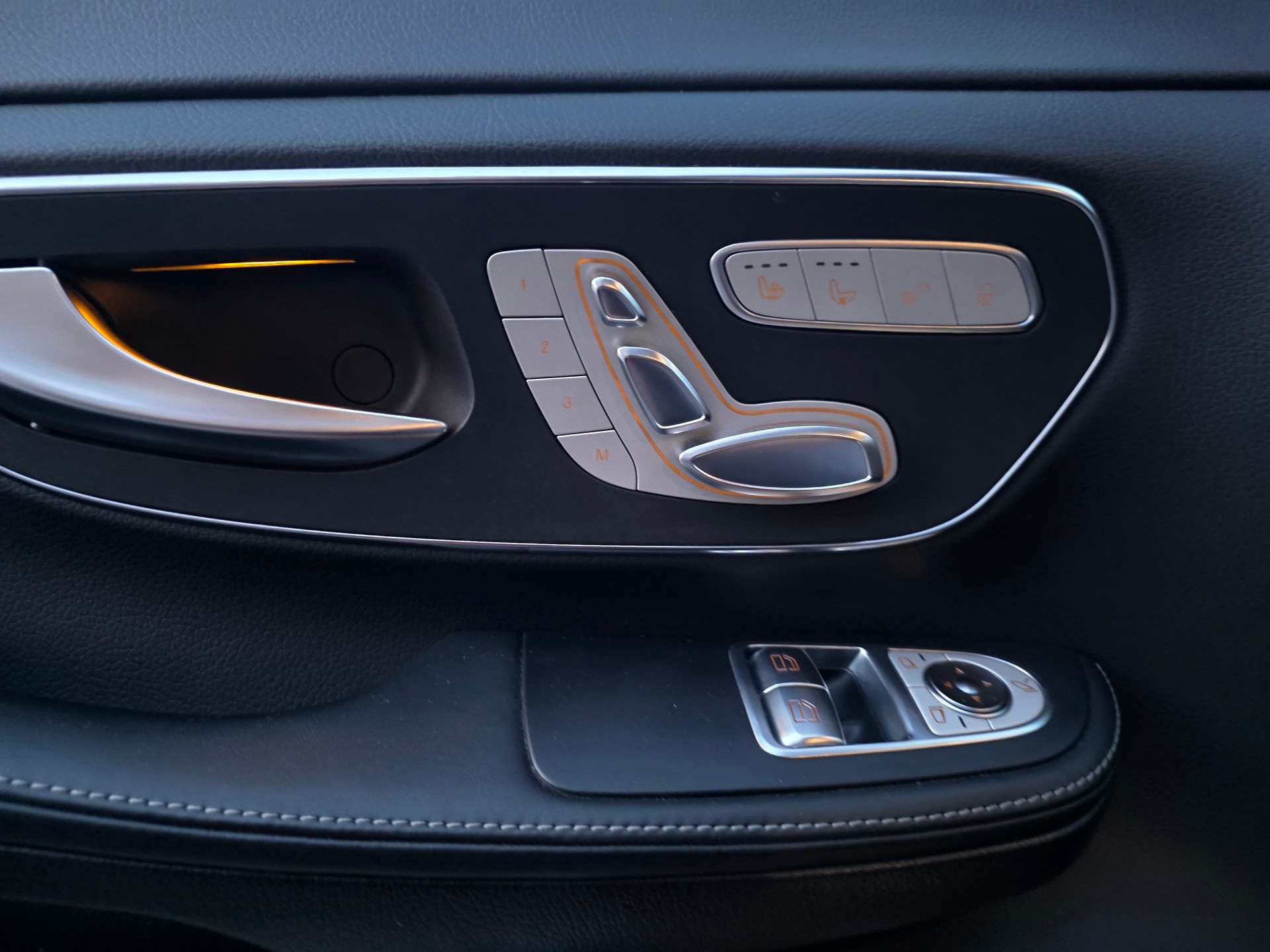 MERCEDES-BENZ V250 Avantgarde 4 matic Lang /exklusive elegant-image-9