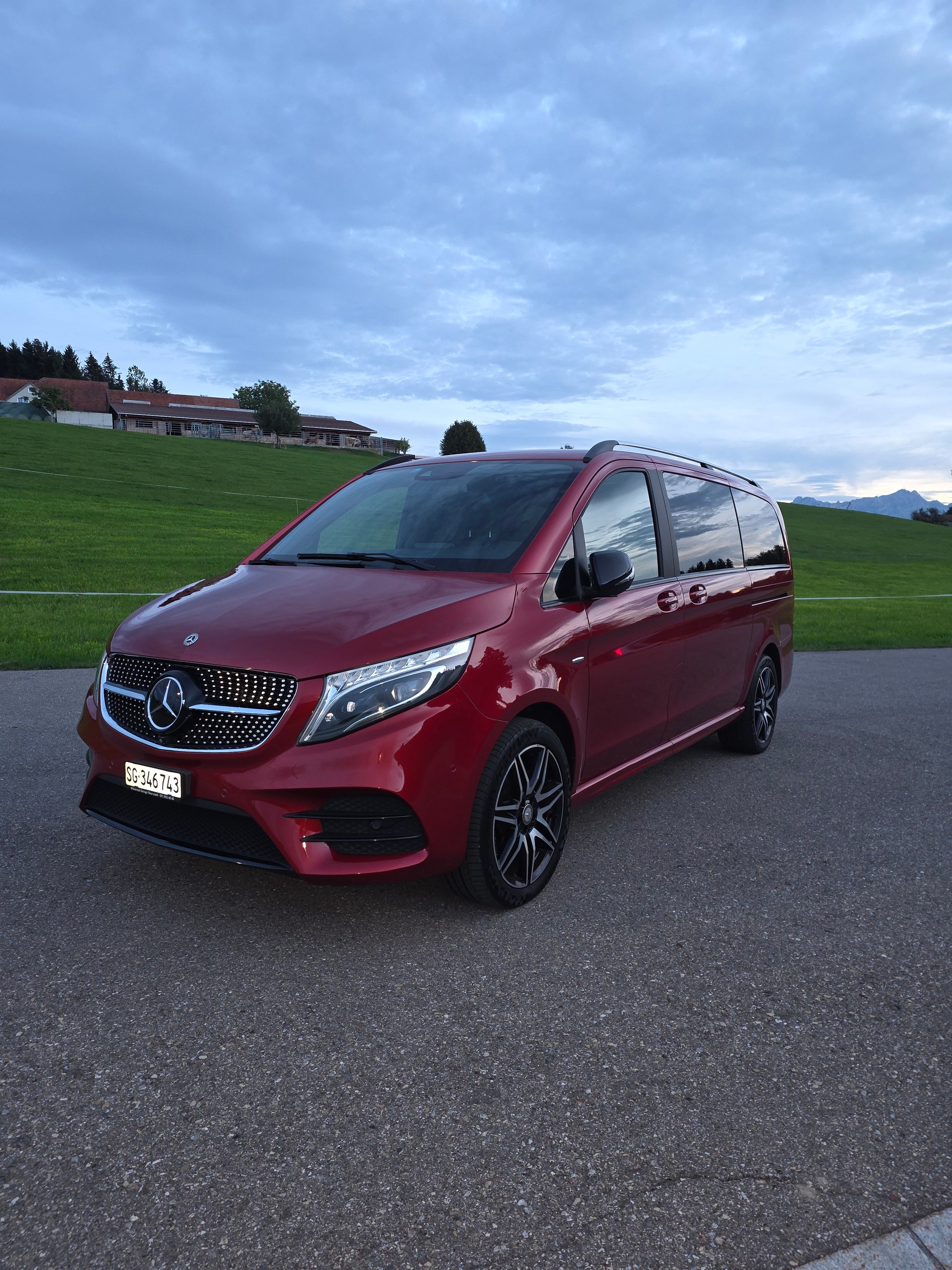 MERCEDES-BENZ V250 Avantgarde 4 matic Lang exklusive elegantne-image-0
