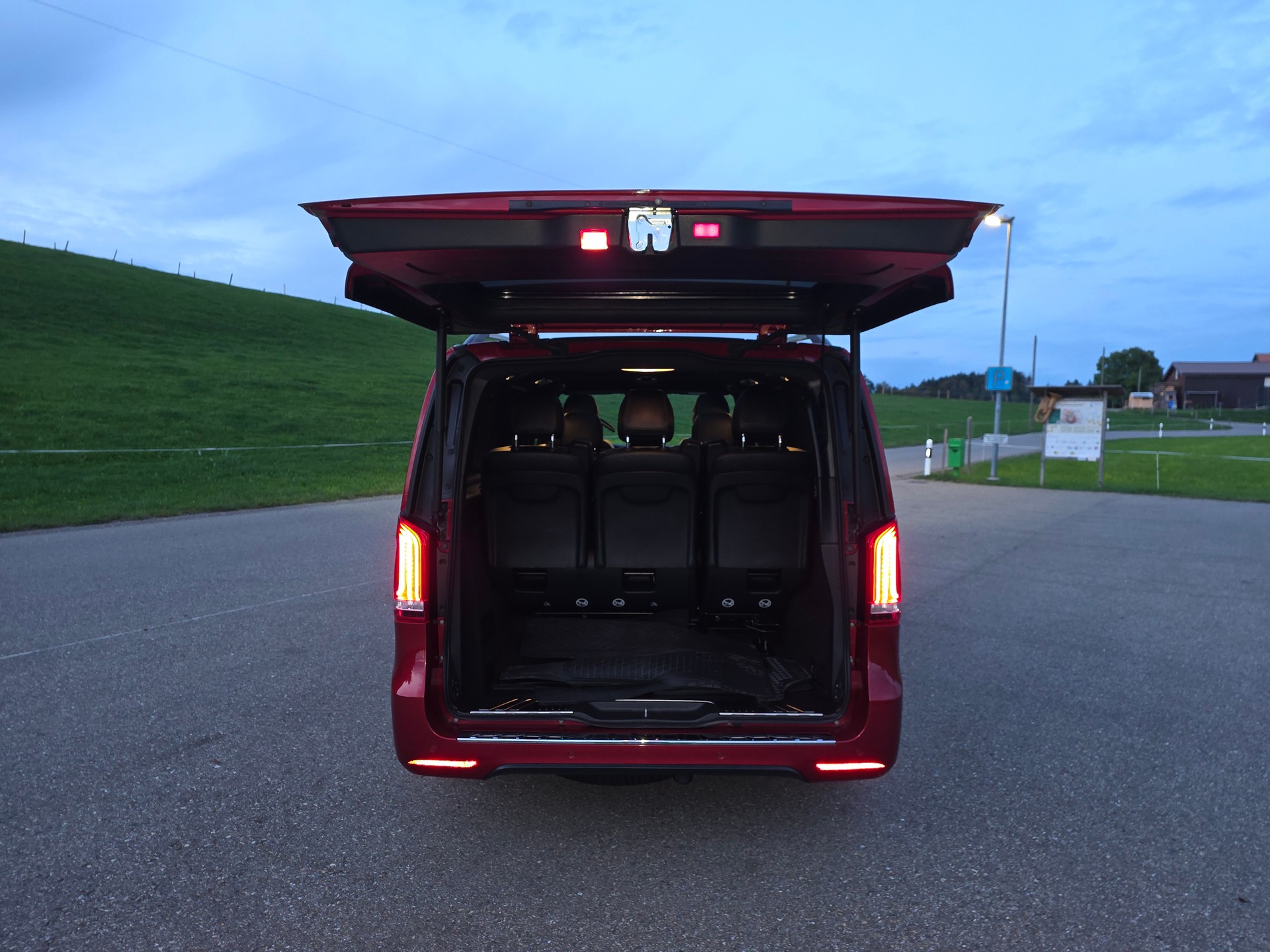 MERCEDES-BENZ V250 Avantgarde 4 matic Lang exklusive elegantne-image-2