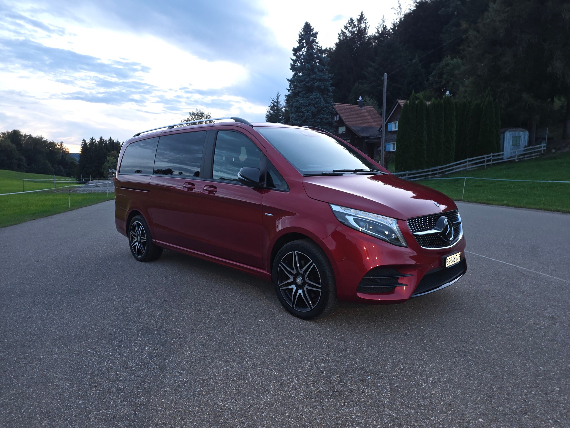 MERCEDES-BENZ V250 Avantgarde 4 matic Lang exklusive elegantne-image-1