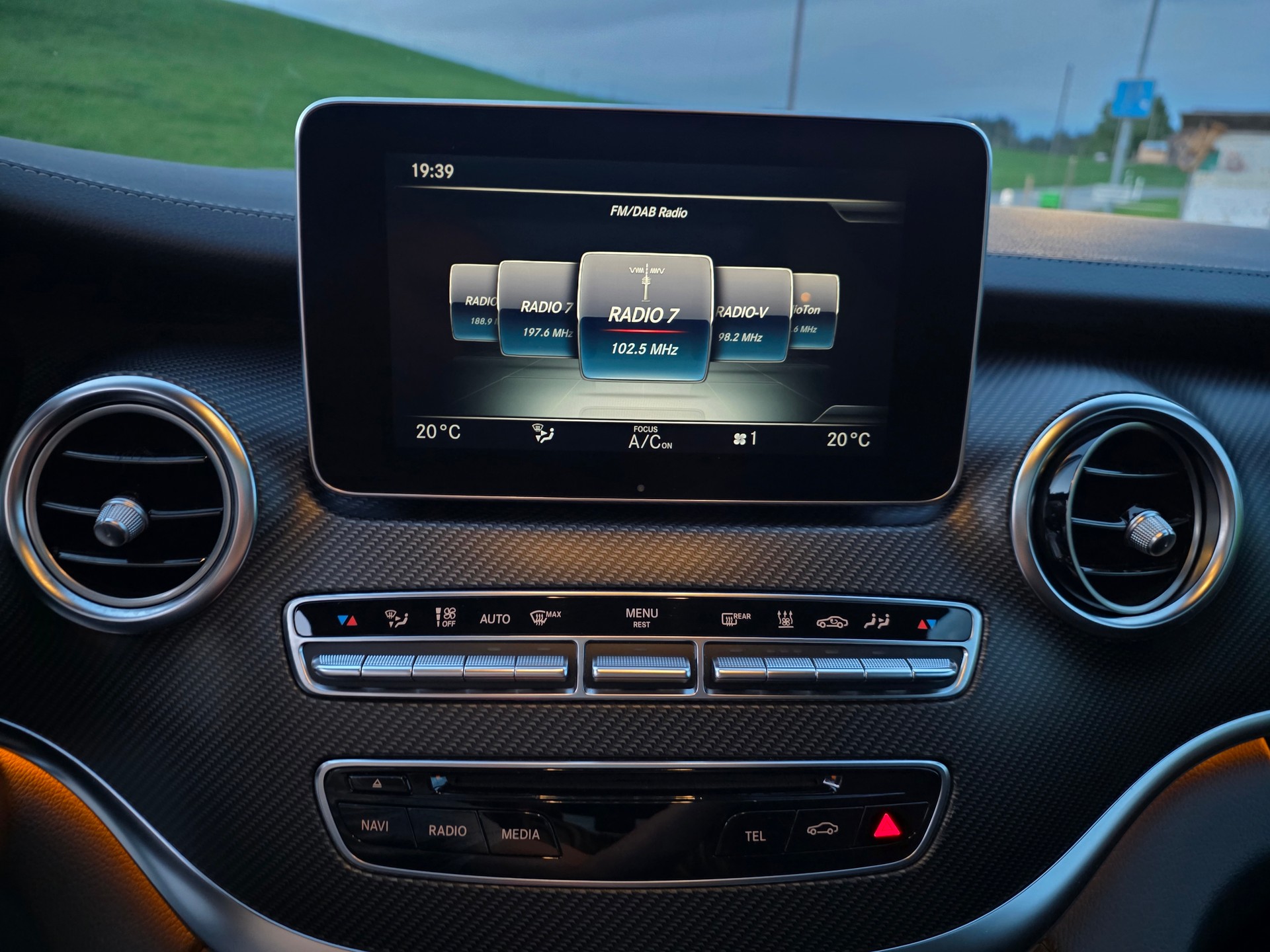 MERCEDES-BENZ V250 Avantgarde 4 matic Lang /exklusive elegant-image-7