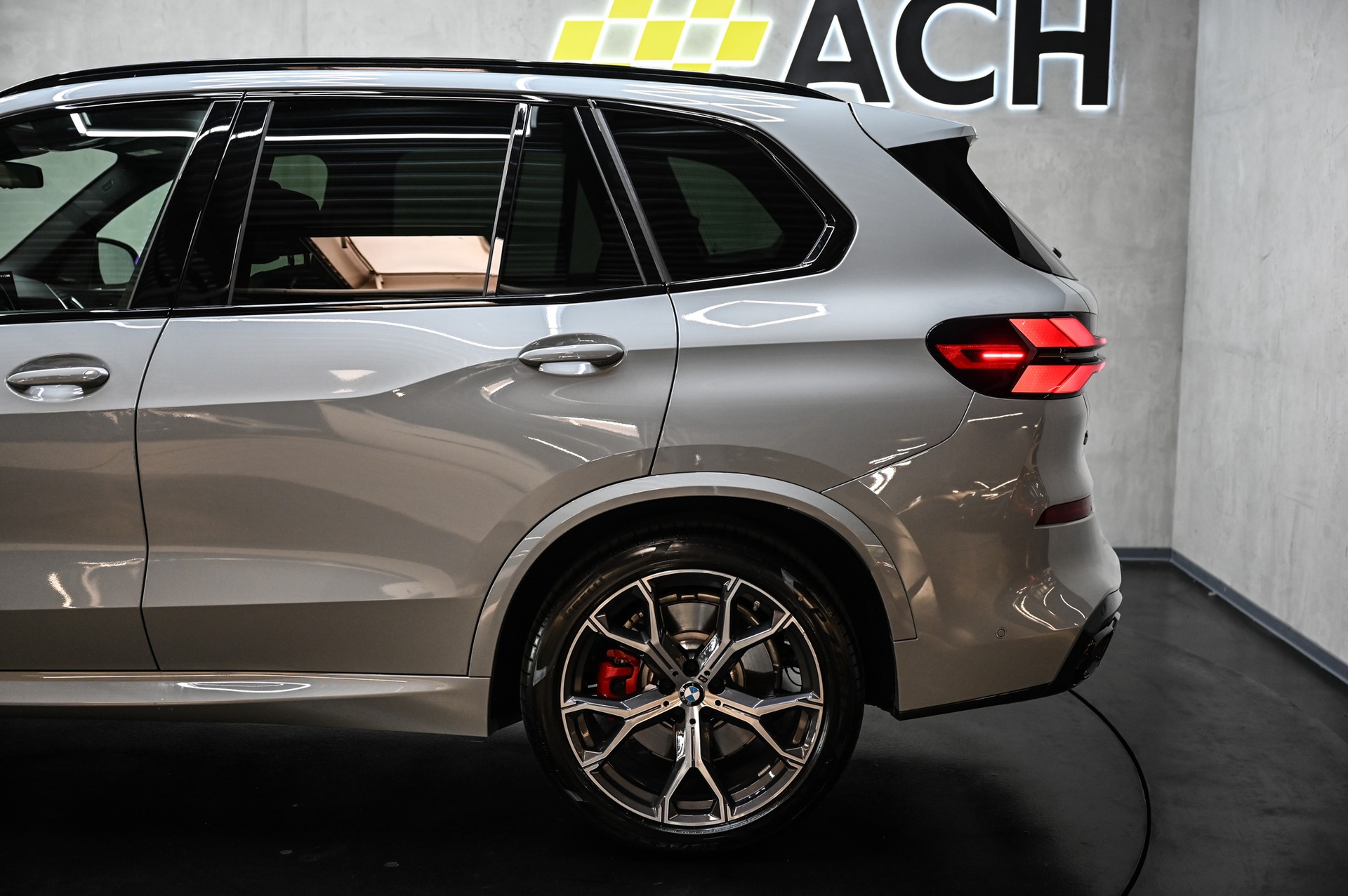BMW X5 M60i xDrive M Sport Pro-image-13