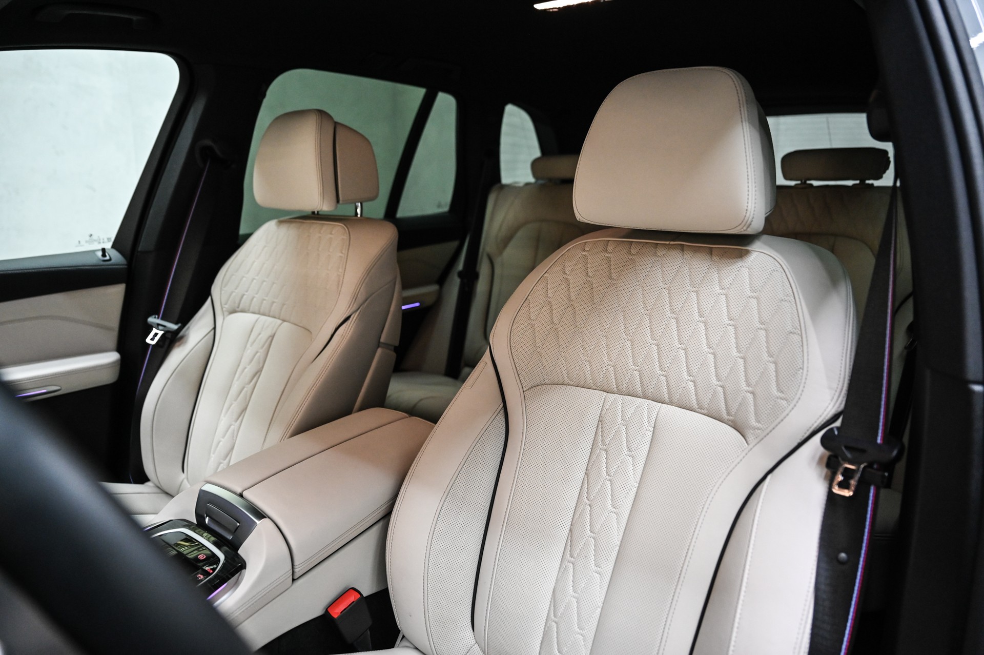 BMW X5 M60i xDrive M Sport Pro-image-30