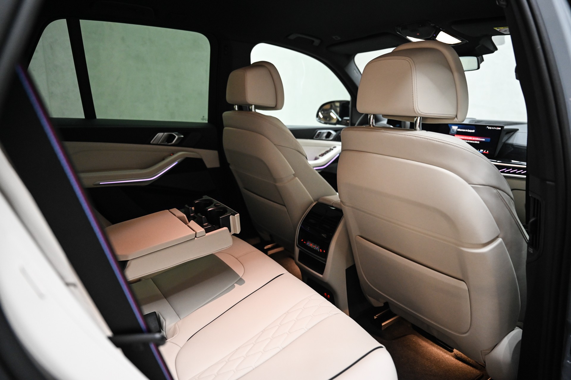 BMW X5 M60i xDrive M Sport Pro-image-38