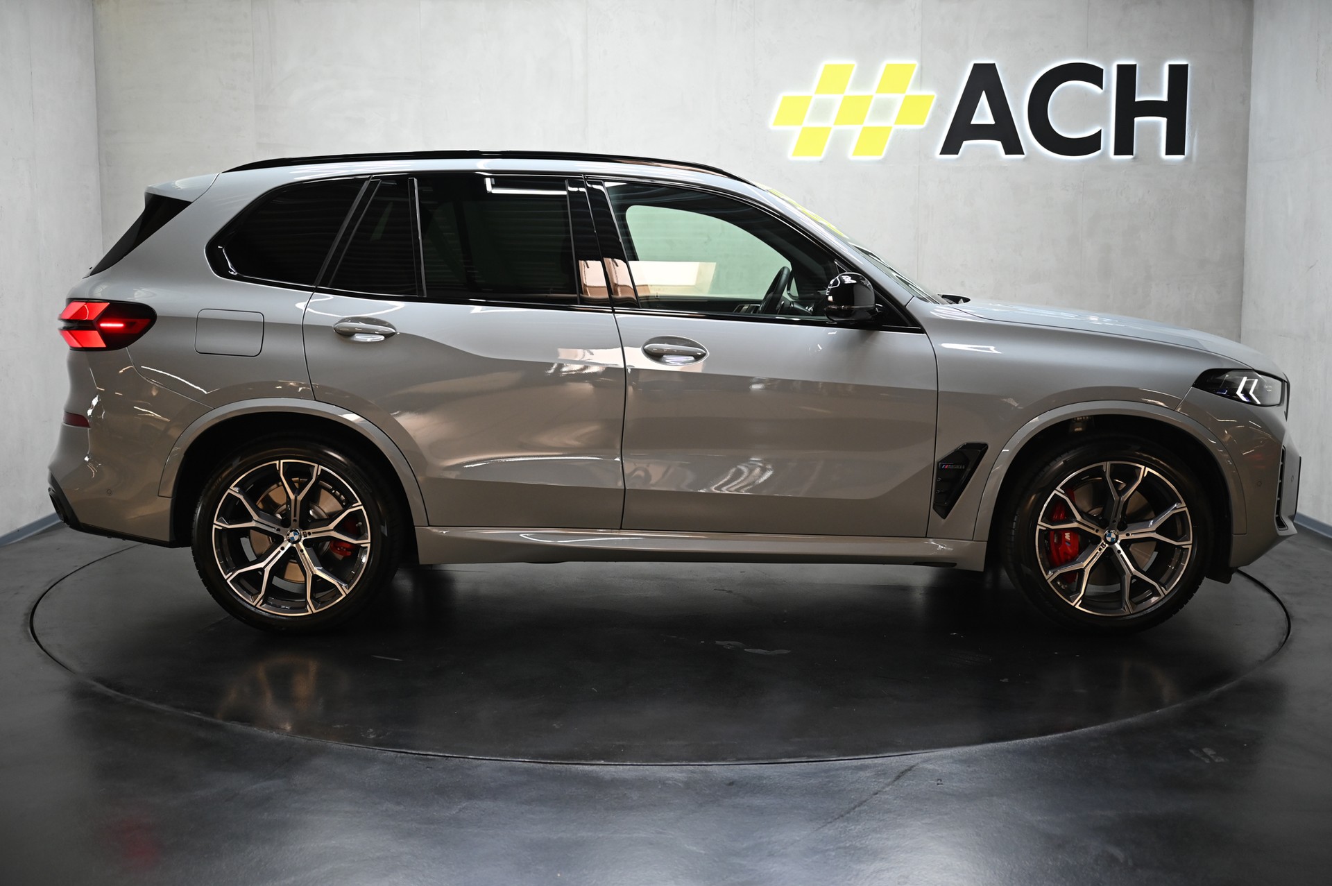 BMW X5 M60i xDrive M Sport Pro-image-11