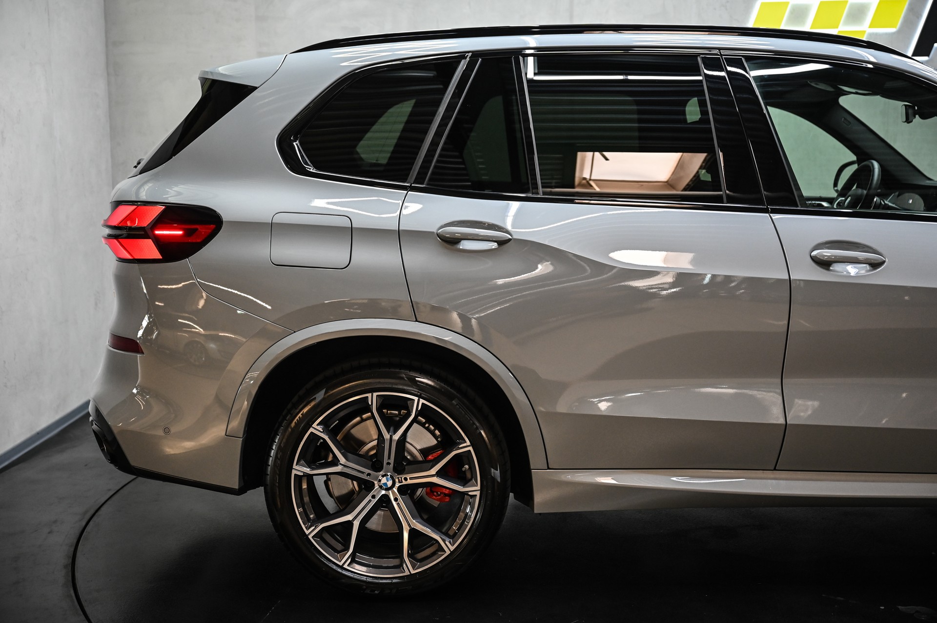 BMW X5 M60i xDrive M Sport Pro-image-14