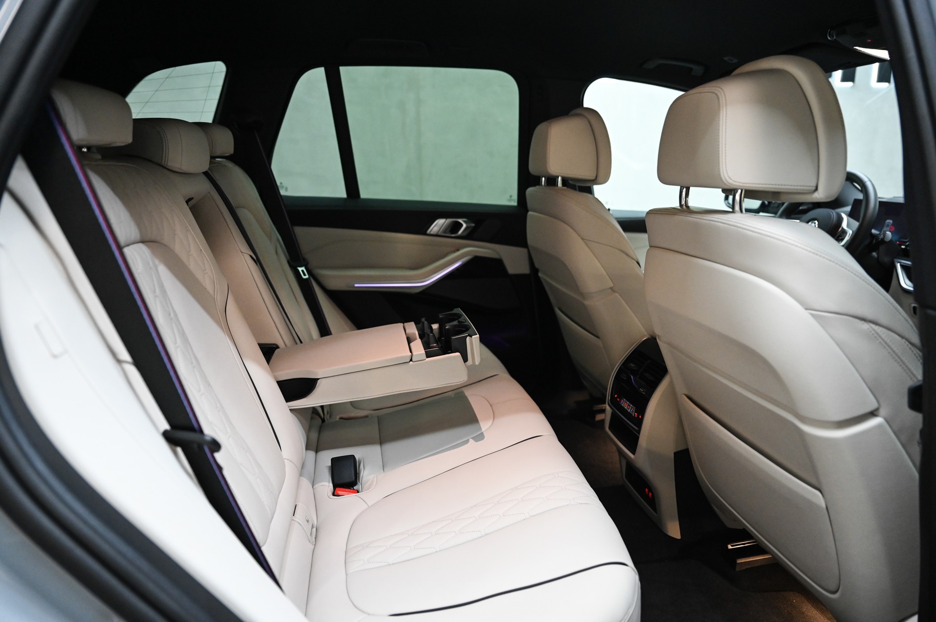 BMW X5 M60i xDrive M Sport Pro-image-40
