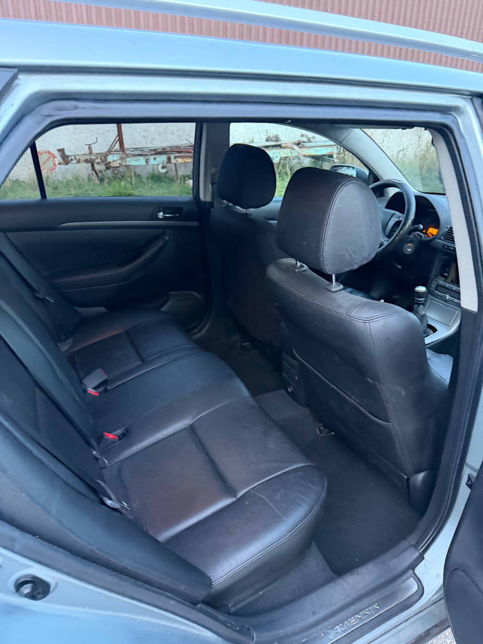 TOYOTA Avensis 2.0D-4 D Linea Sol Sportswagon-image-6