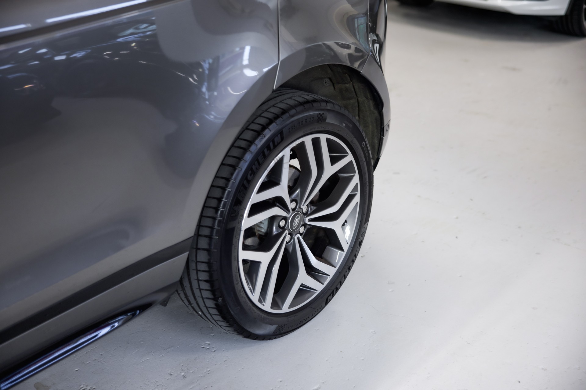 LAND ROVER Range Rover Evoque R-Dynamic SE P200 AT9 Allrad-image-15