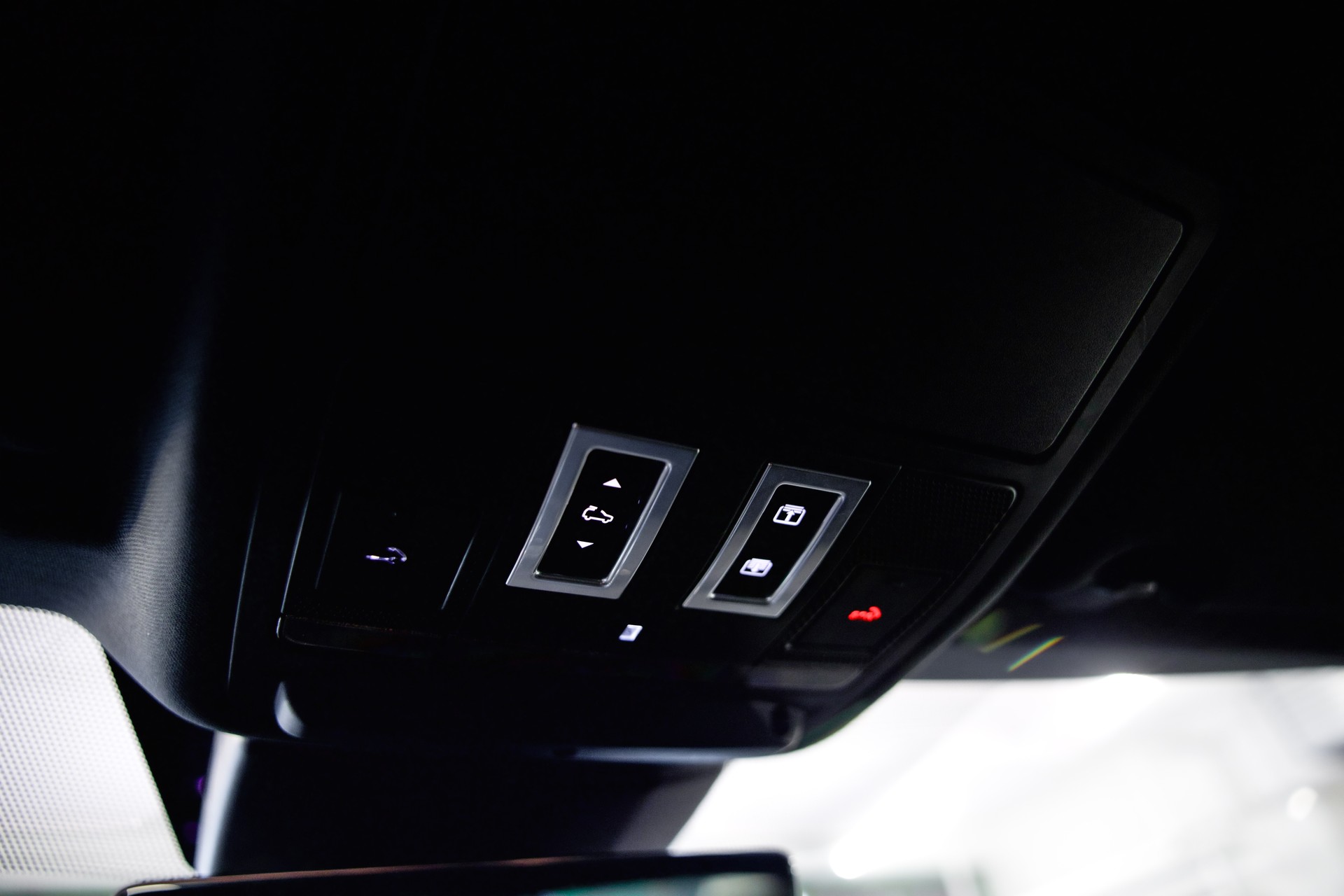 LAND ROVER Range Rover Evoque R-Dynamic SE P200 AT9 Allrad-image-32
