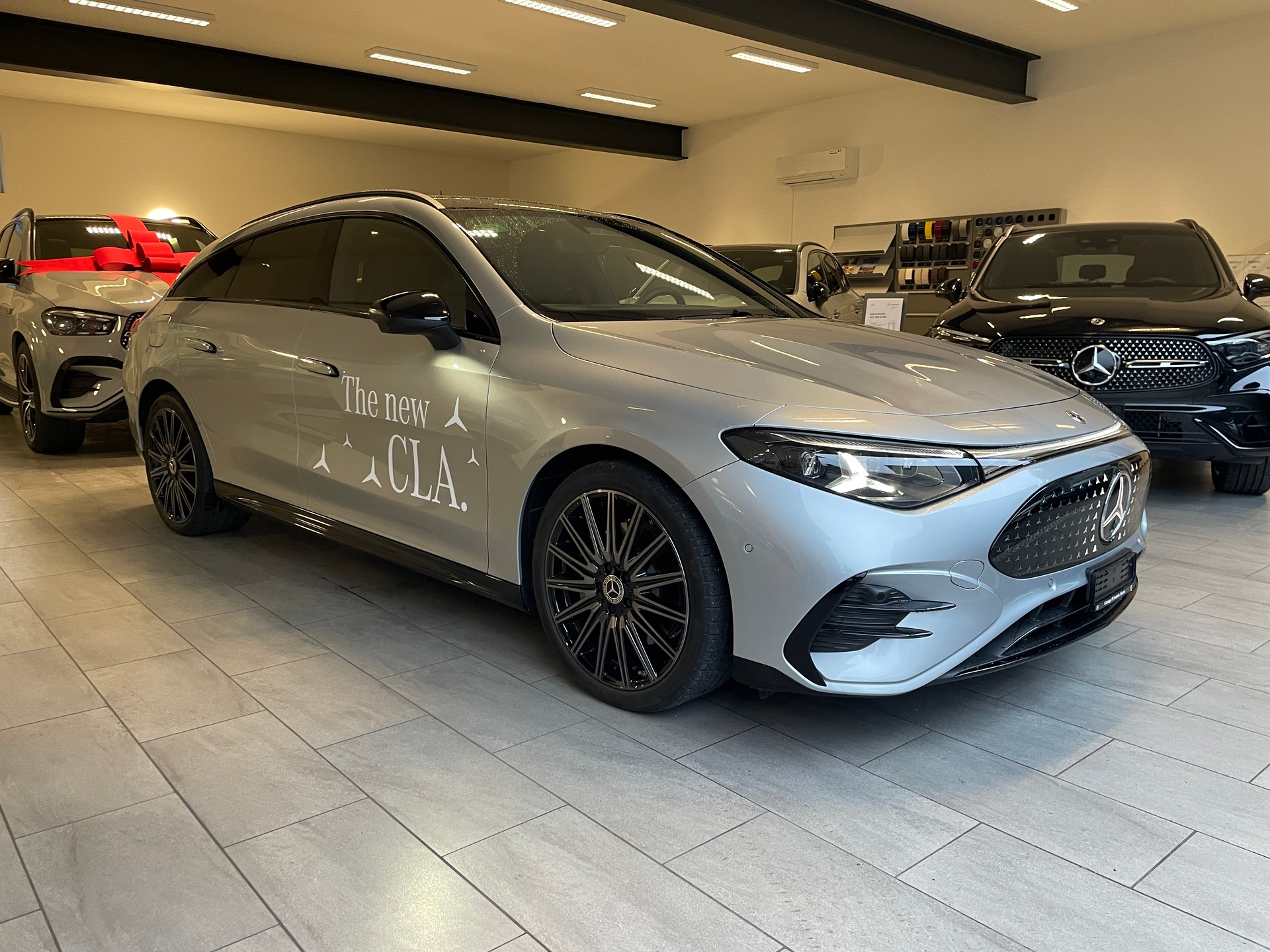 MERCEDES-BENZ CLA Shooting Brake 350 4Matic 85 kWh EQ AMG Line Plus-image-2