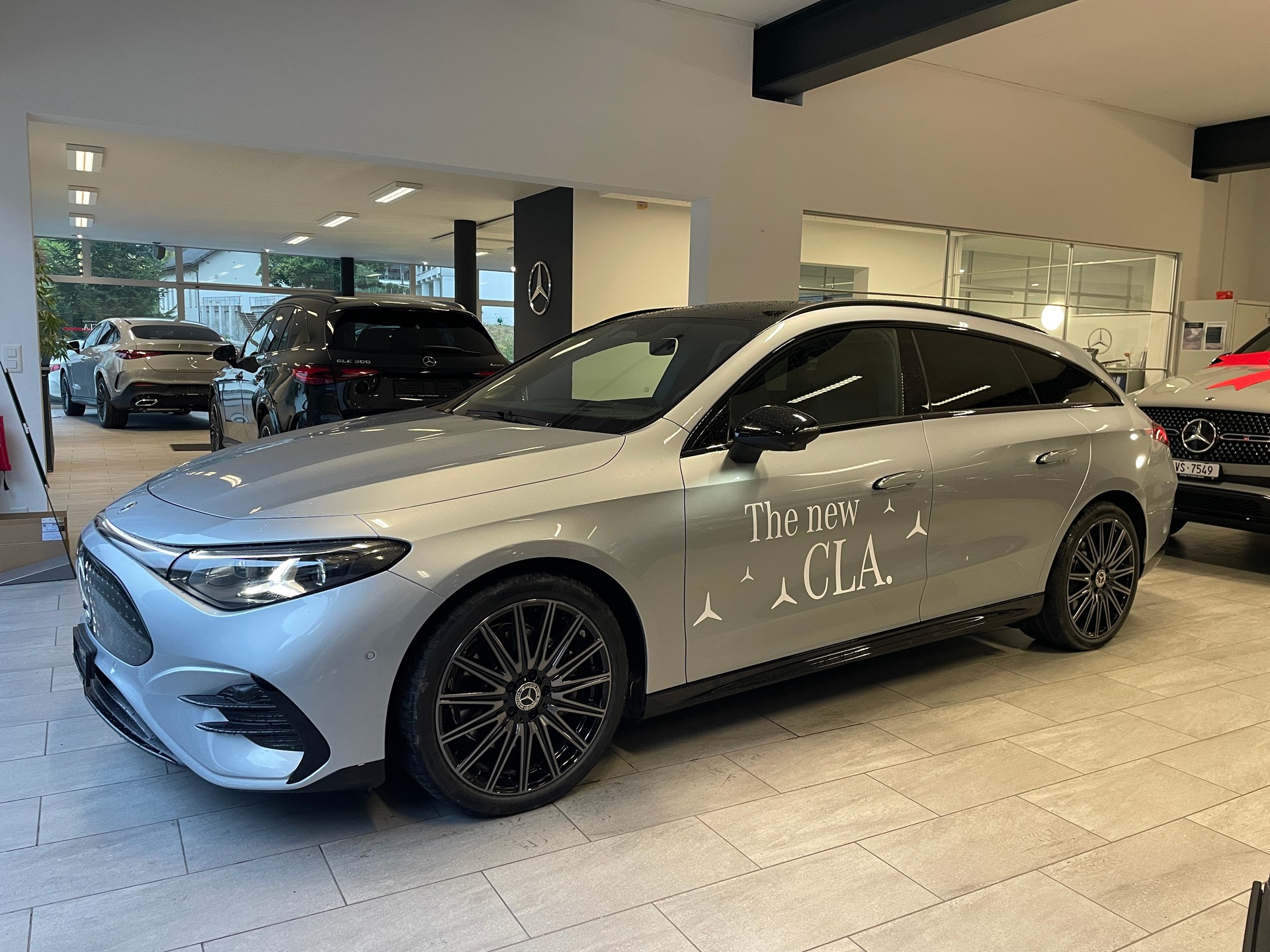 MERCEDES-BENZ CLA Shooting Brake 350 4Matic 85 kWh EQ AMG Line Plus-image-3