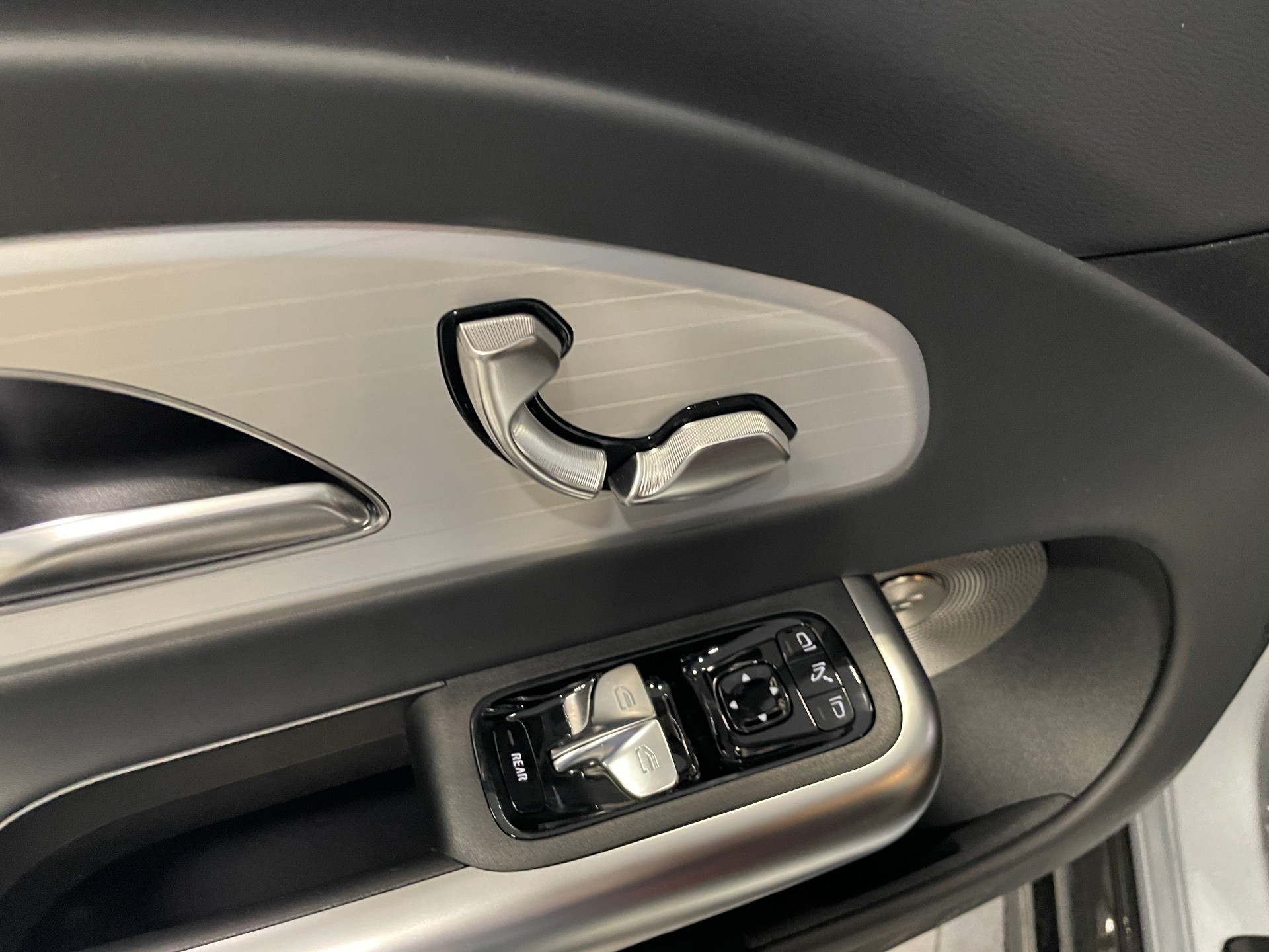 MERCEDES-BENZ CLA Shooting Brake 350 4Matic 85 kWh EQ AMG Line Plus-image-13