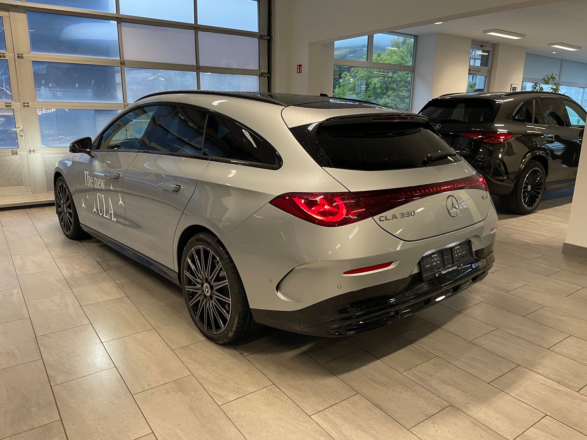 MERCEDES-BENZ CLA Shooting Brake 350 4Matic 85 kWh EQ AMG Line Plus-image-4