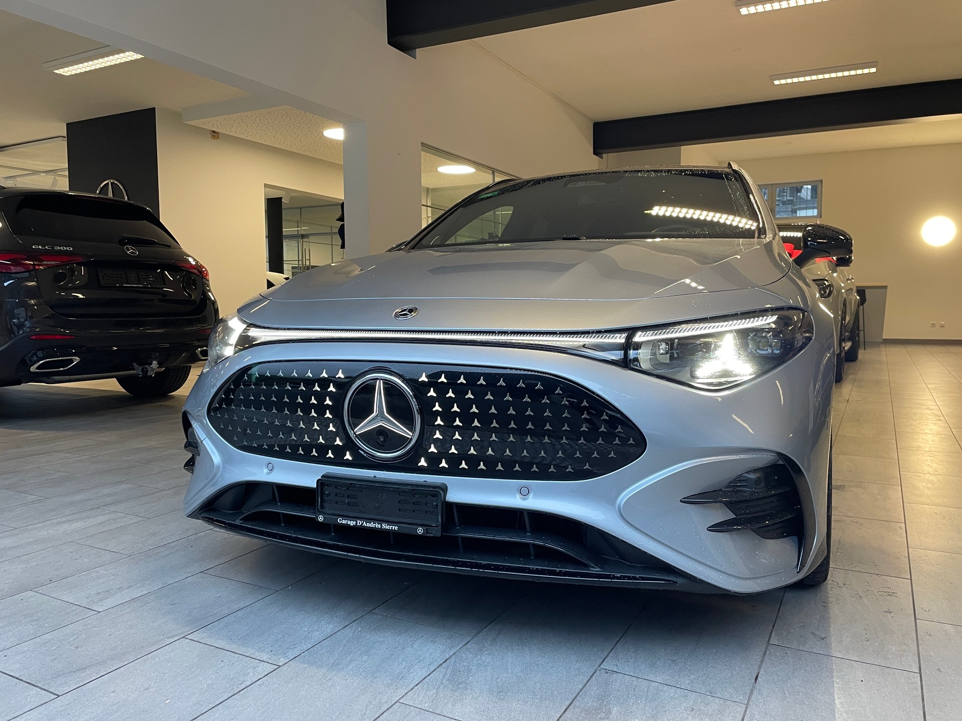 MERCEDES-BENZ CLA Shooting Brake 350 4Matic 85 kWh EQ AMG Line Plus-image-1