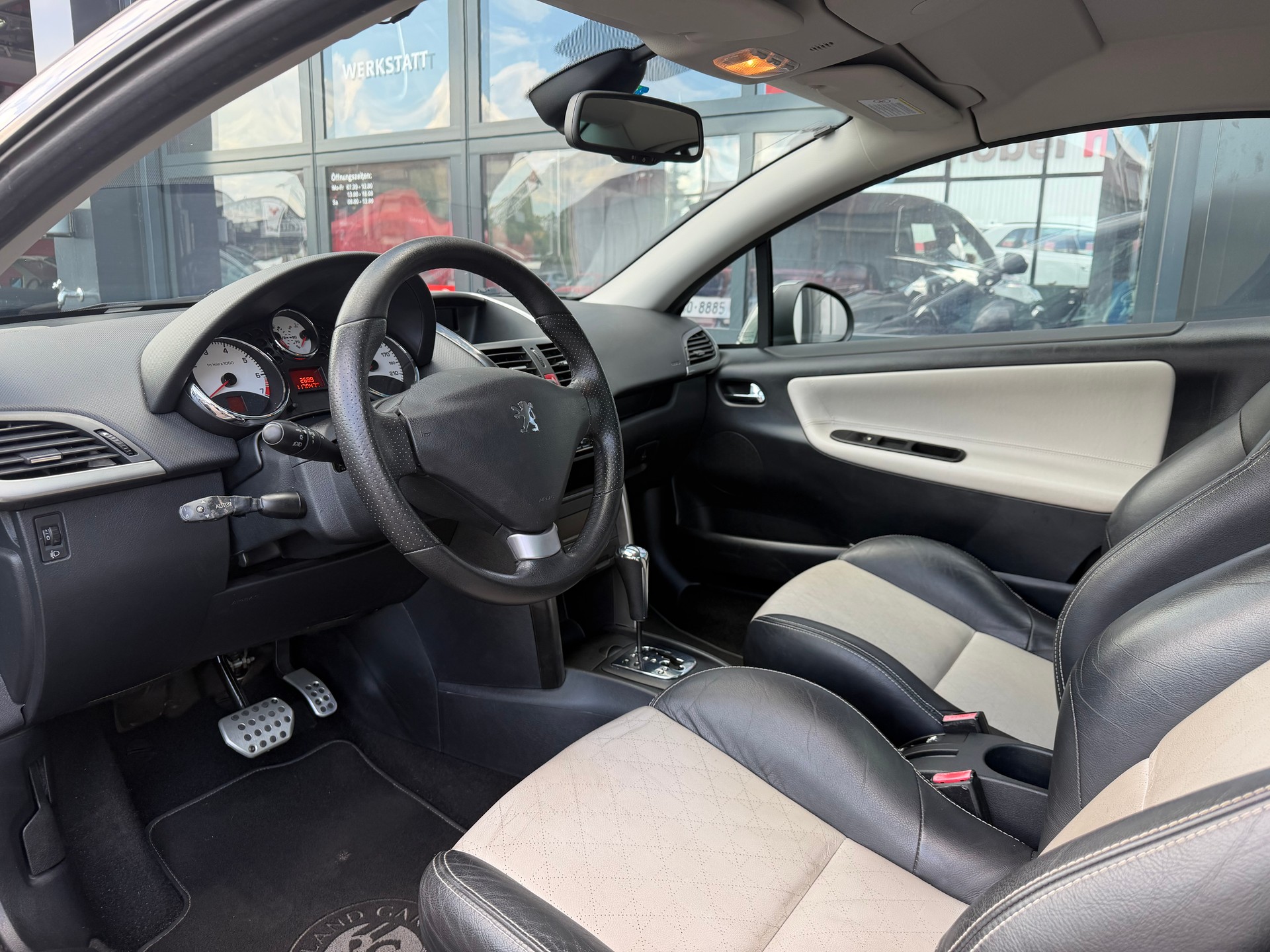 PEUGEOT 207 CC 1.6 16V Roland Garros Automatic-image-6