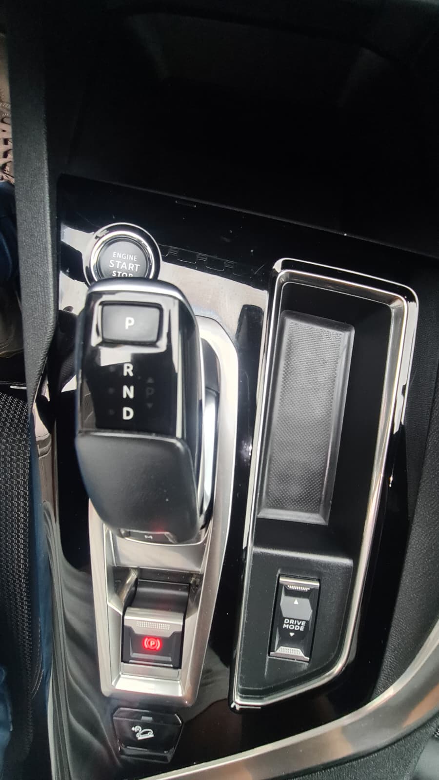 PEUGEOT 5008 1.5 BlueHDi GT EAT8 ** 7-Plätzer ** Alcantara-Leder ** G.Navi ** RF-Kamera ** PDC V + H ** Modell 2023 **-image-11