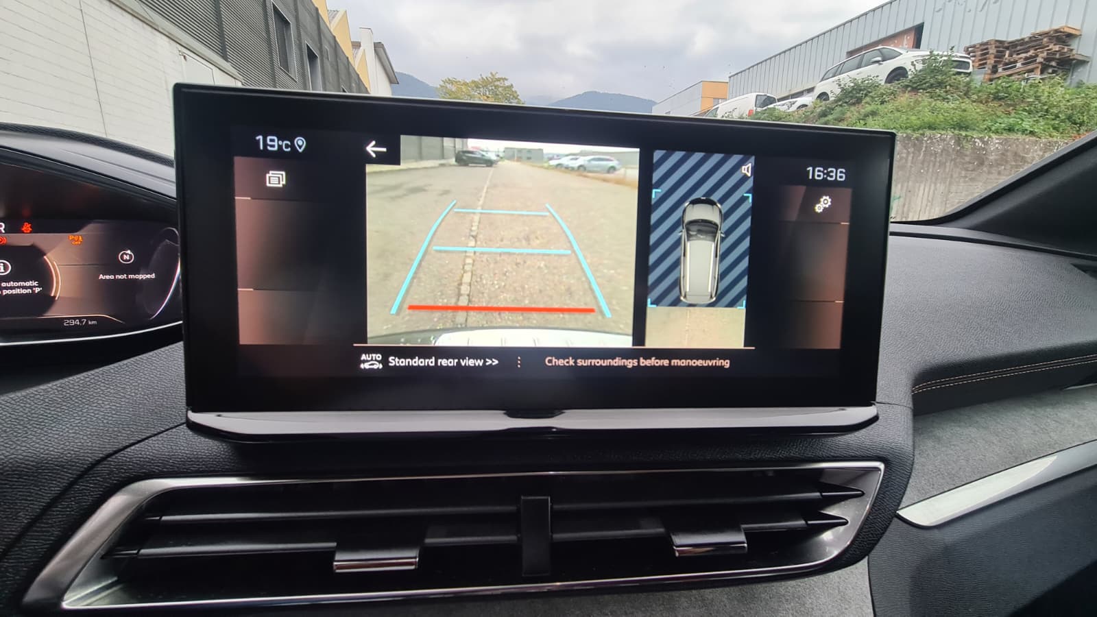 PEUGEOT 5008 1.5 BlueHDi GT EAT8 ** 7-Plätzer ** Alcantara-Leder ** G.Navi ** RF-Kamera ** PDC V + H ** Modell 2023 **-image-13