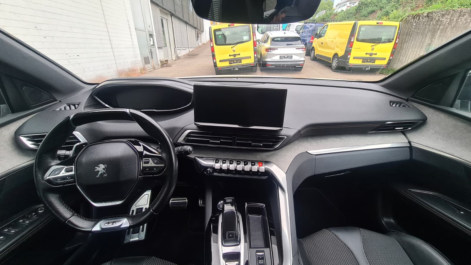 PEUGEOT 5008 1.5 BlueHDi GT EAT8 ** 7-Plätzer ** Alcantara-Leder ** G.Navi ** RF-Kamera ** PDC V + H ** Modell 2023 **-image-14
