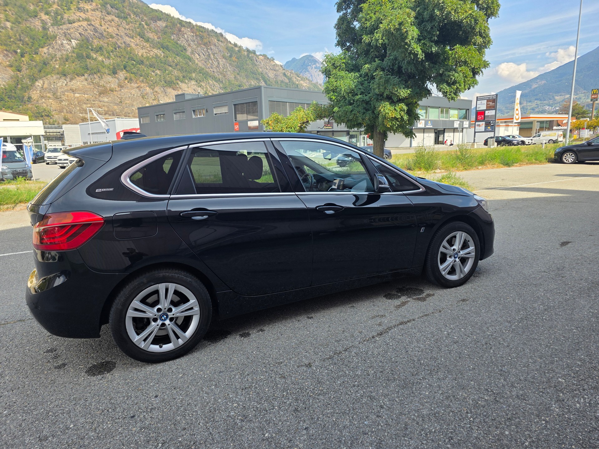BMW 225xe iPerformance Active Tourer Family Edition Steptronic-image-5