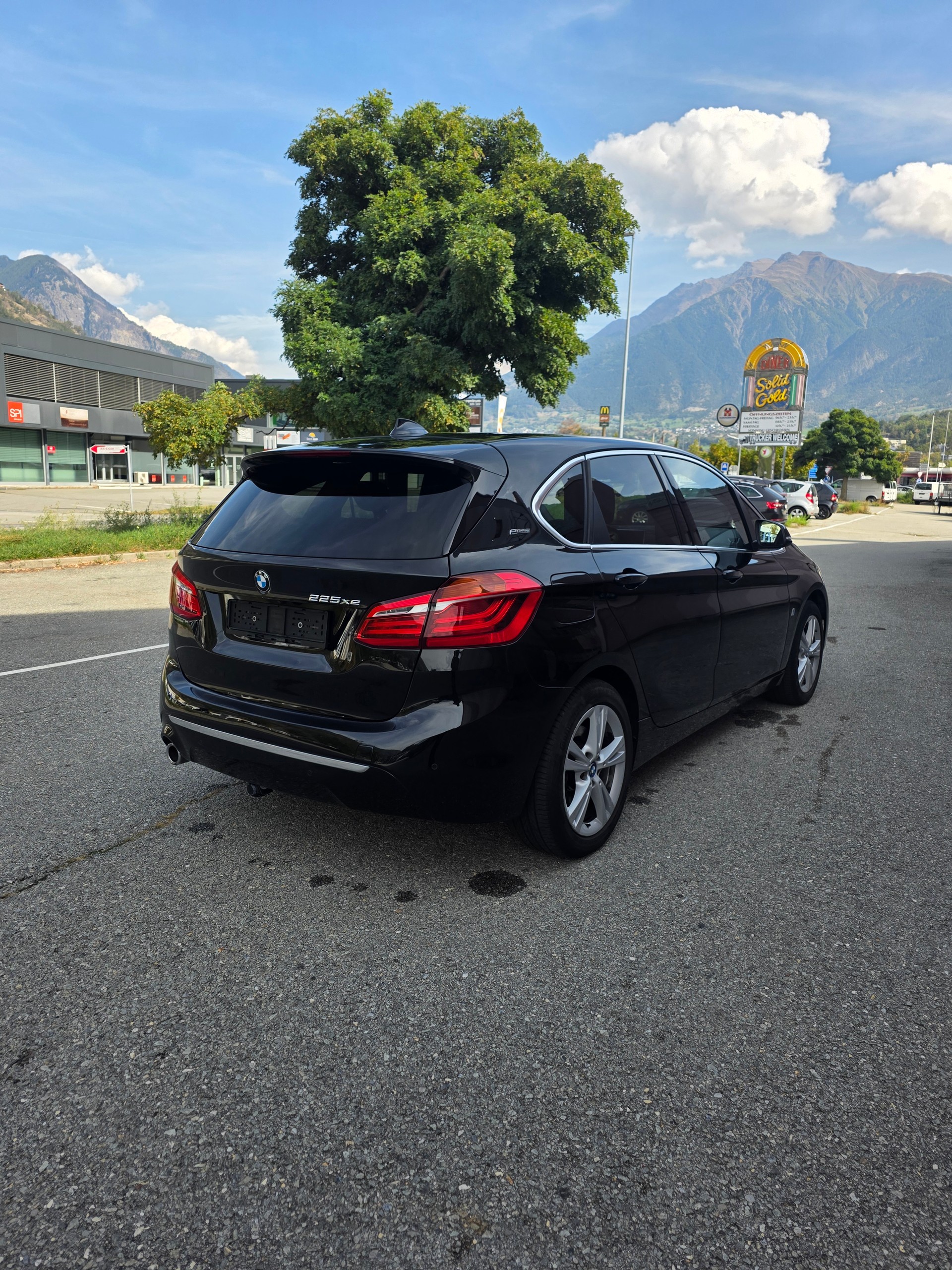 BMW 225xe iPerformance Active Tourer Family Edition Steptronic-image-6