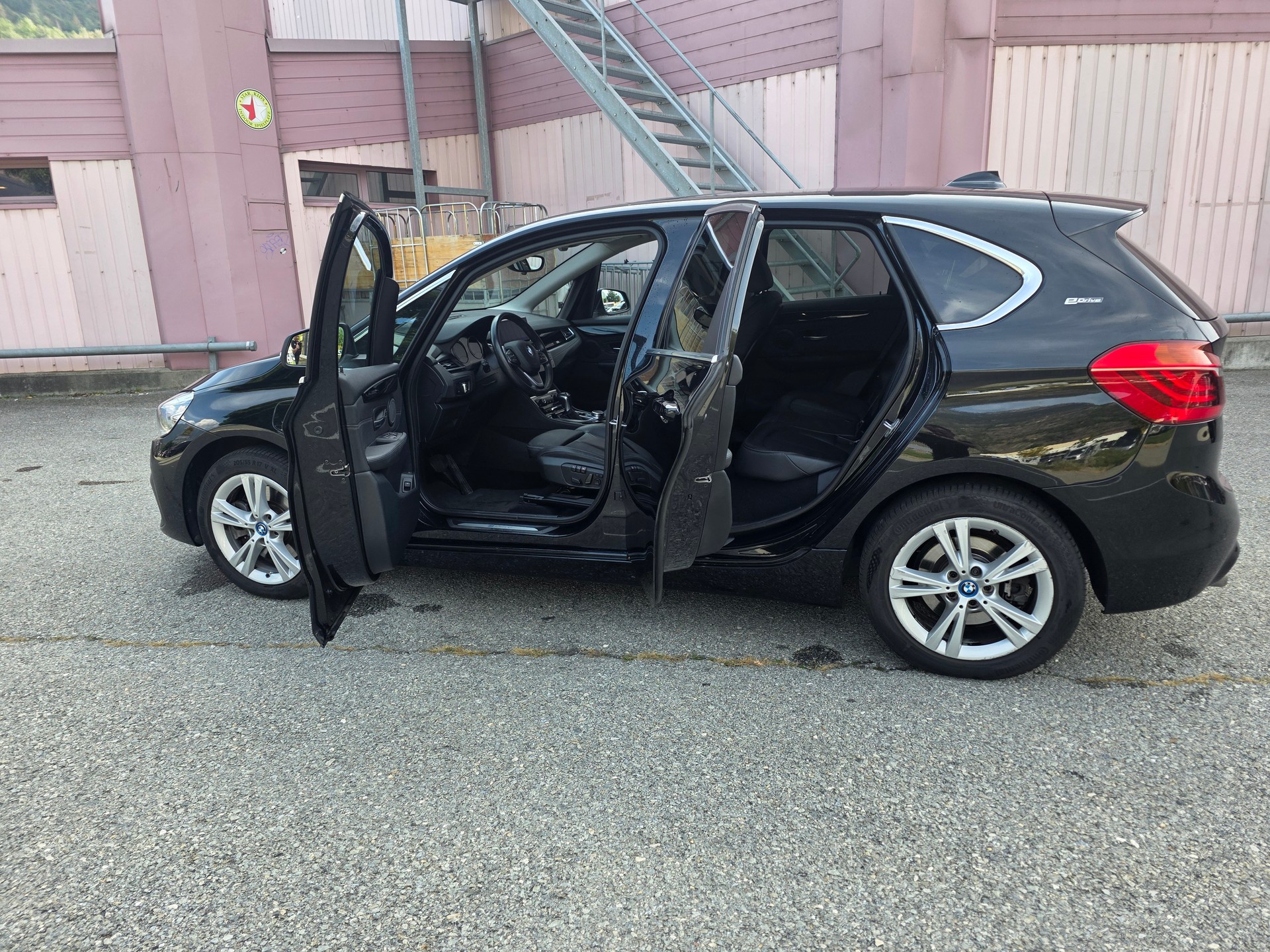 BMW 225xe iPerformance Active Tourer Family Edition Steptronic-image-10