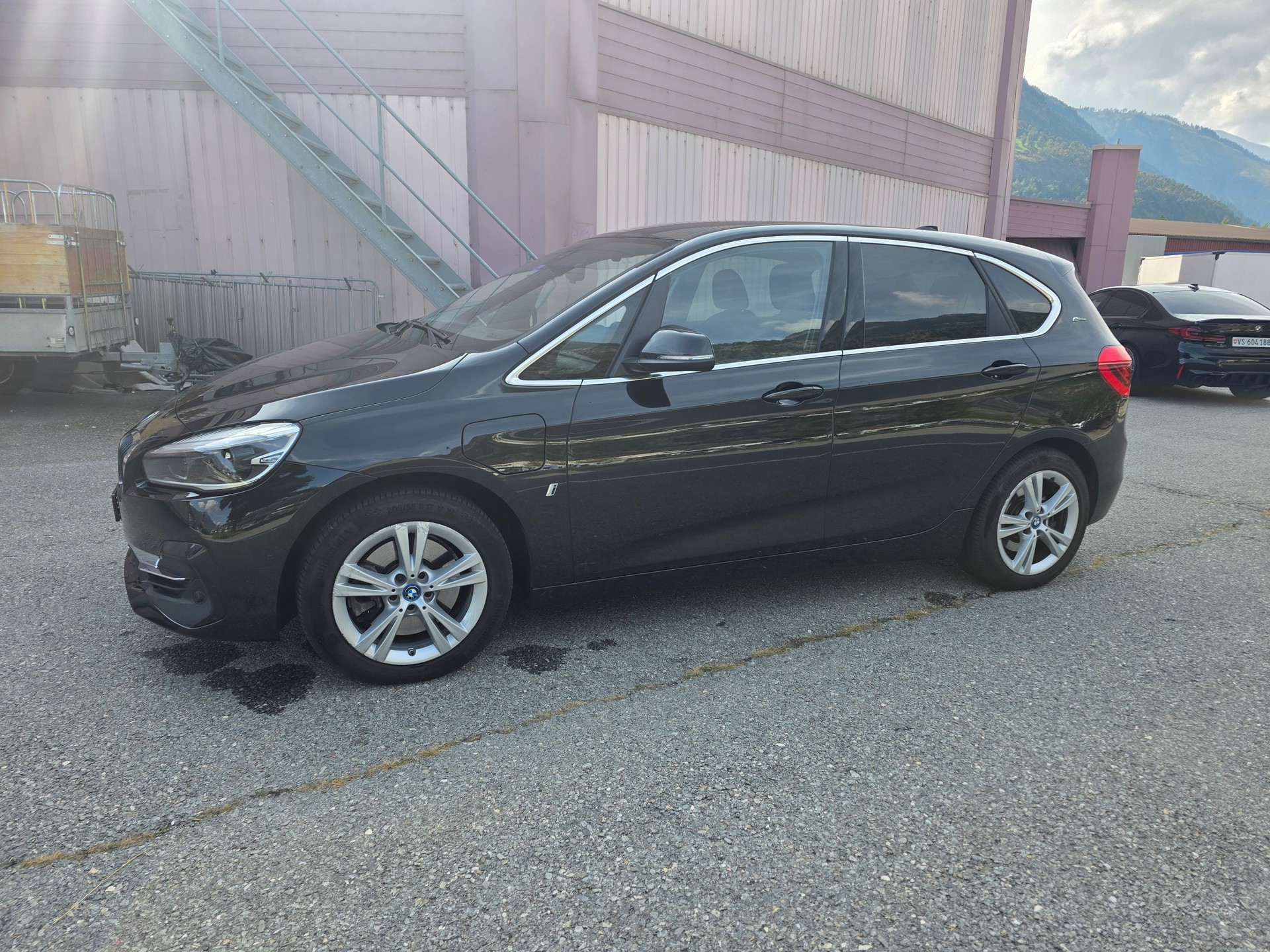 BMW 225xe iPerformance Active Tourer Family Edition Steptronic-image-3