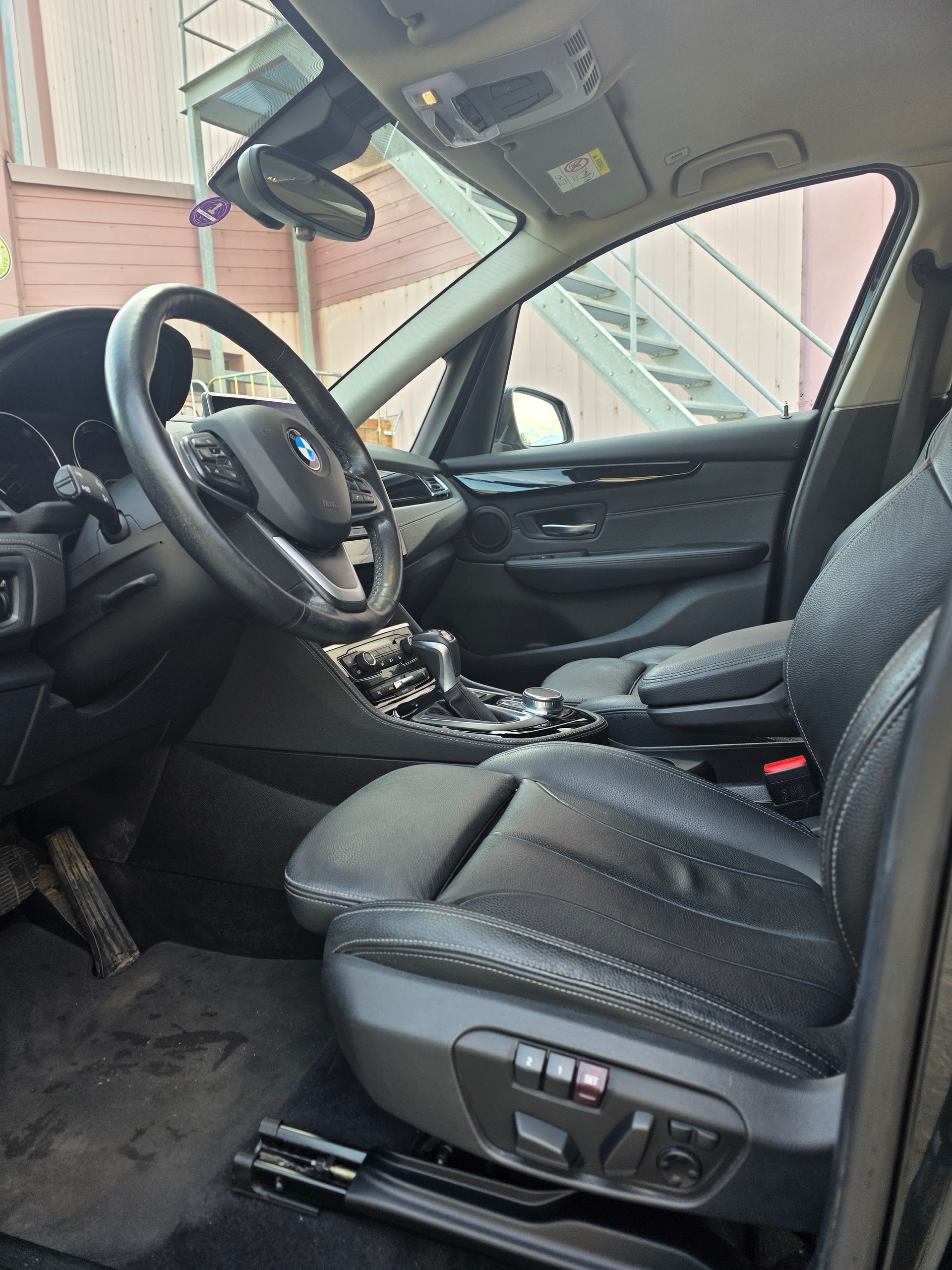 BMW 225xe iPerformance Active Tourer Family Edition Steptronic-image-11
