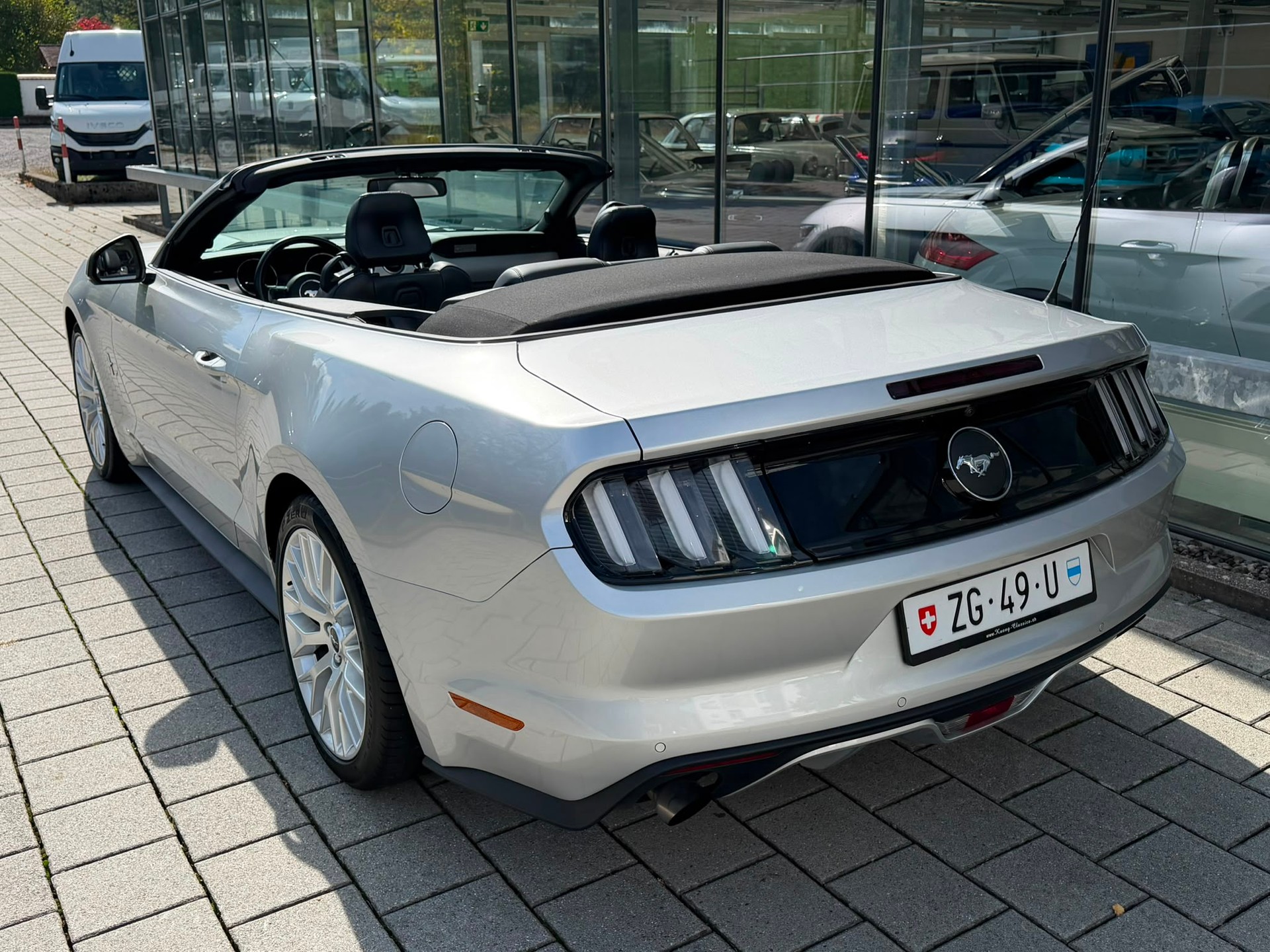 FORD Mustang Convertible 2.3 Automat-image-5