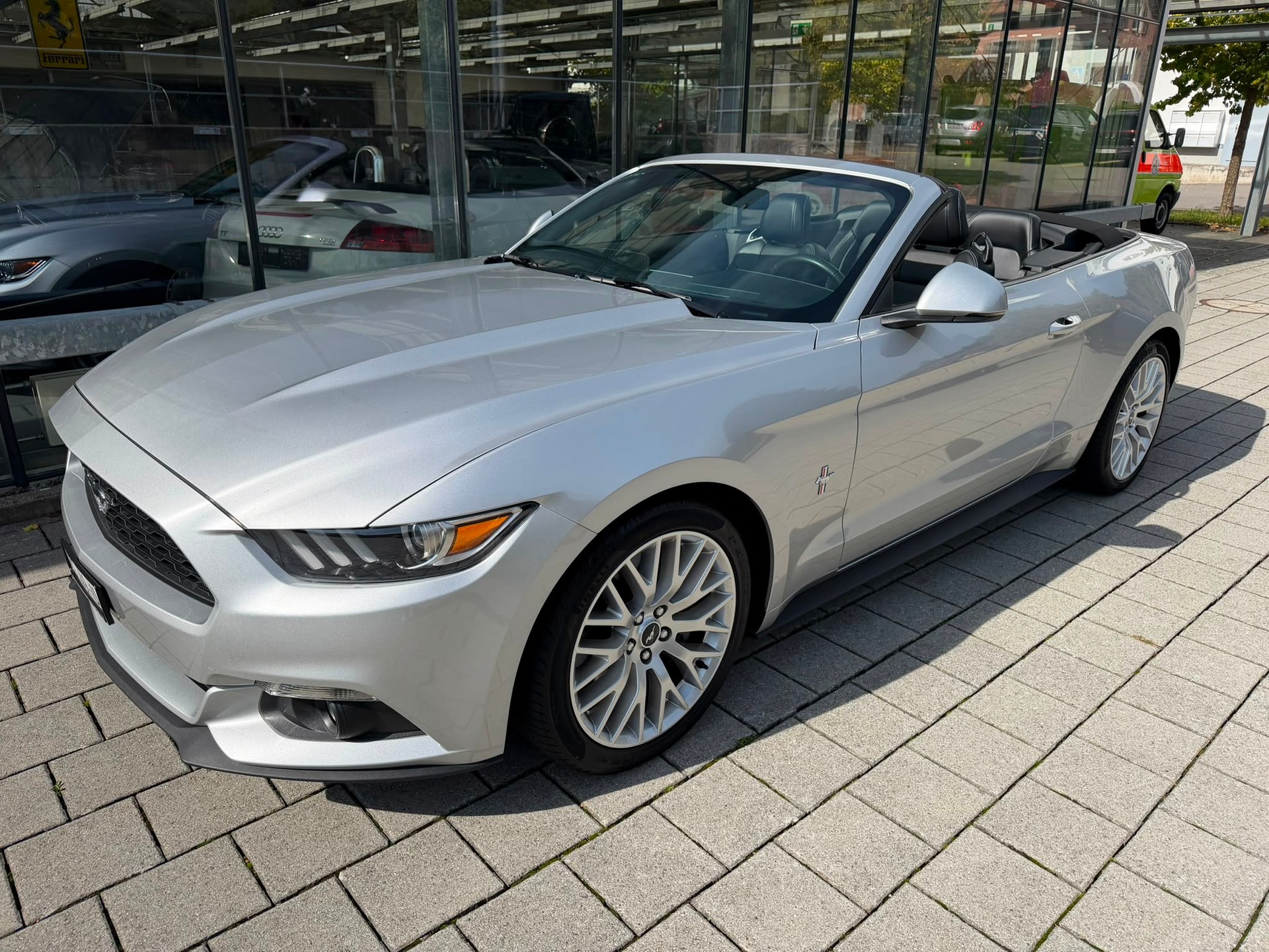 FORD Mustang Convertible 2.3 Automat-image-15