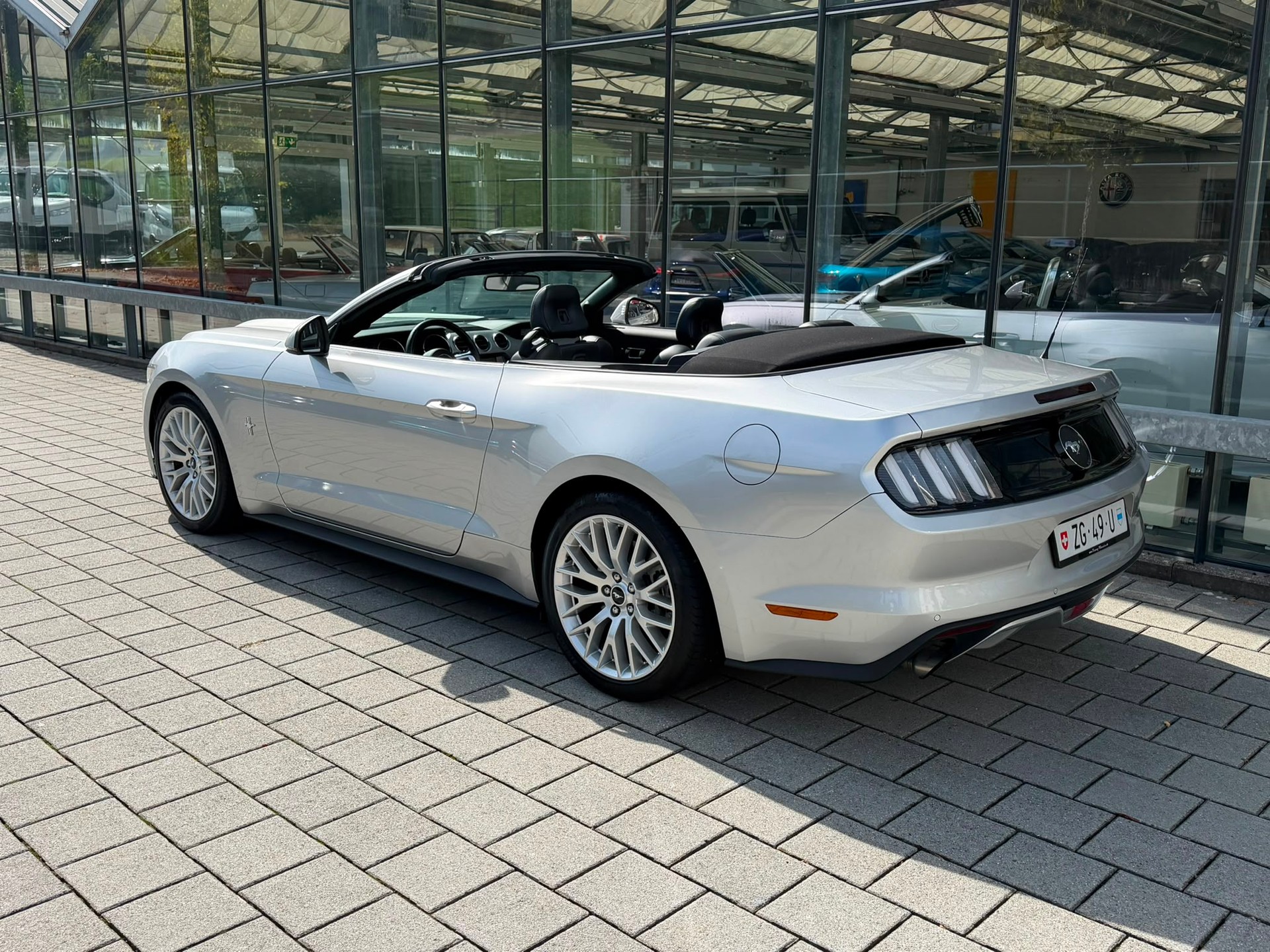 FORD Mustang Convertible 2.3 Automat-image-3