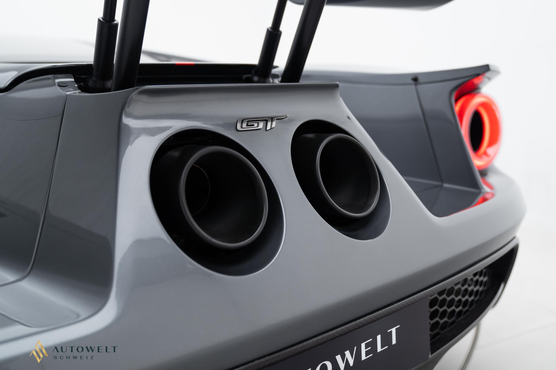 FORD GT-image-3
