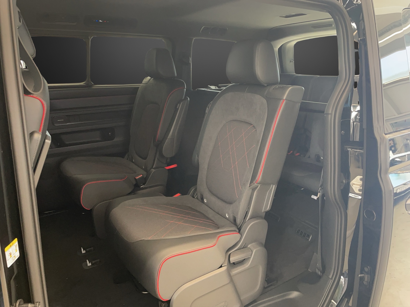 VW ID.Buzz LWB GTX 4 Motion-image-8