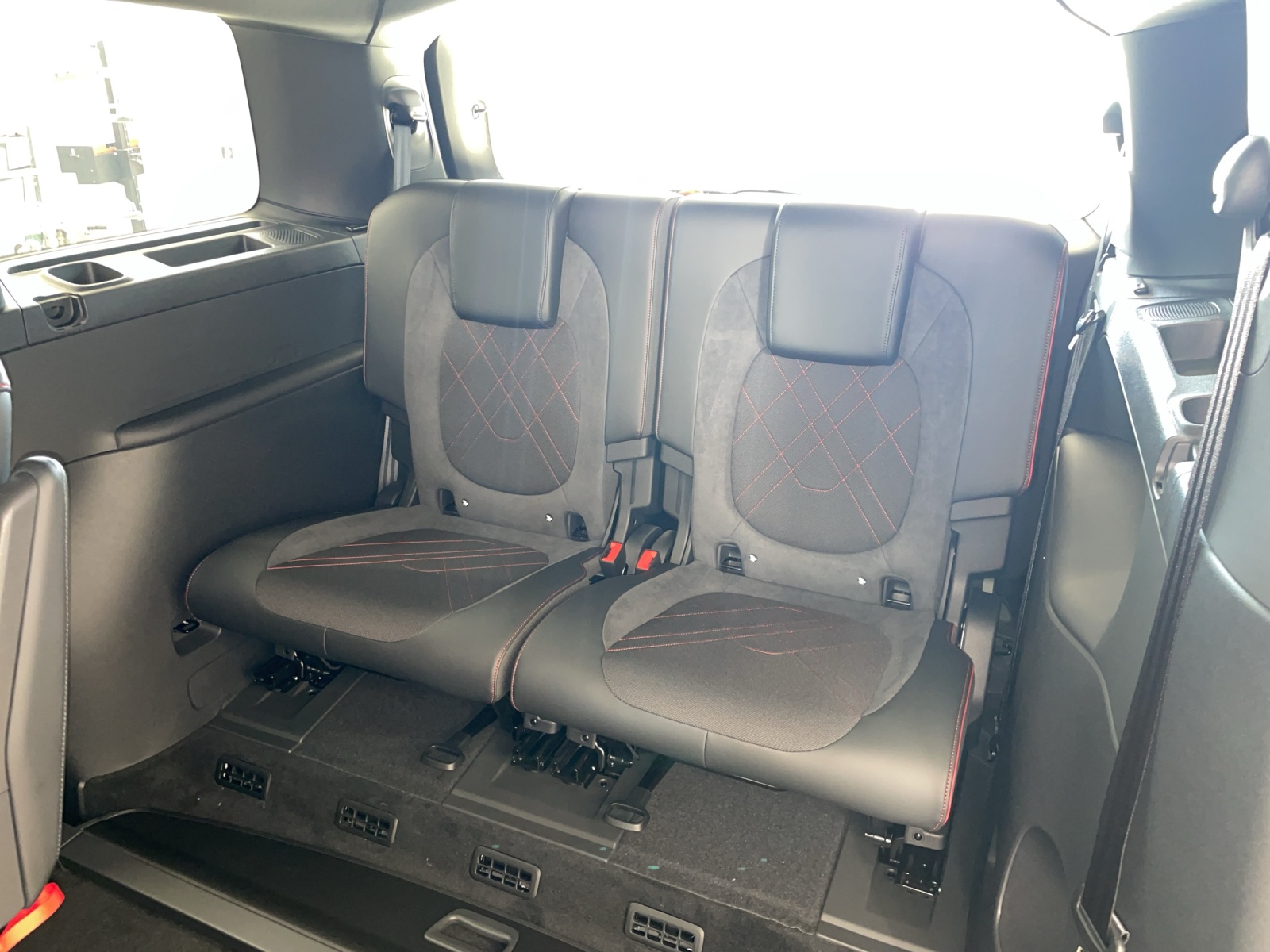 VW ID.Buzz LWB GTX 4 Motion-image-14