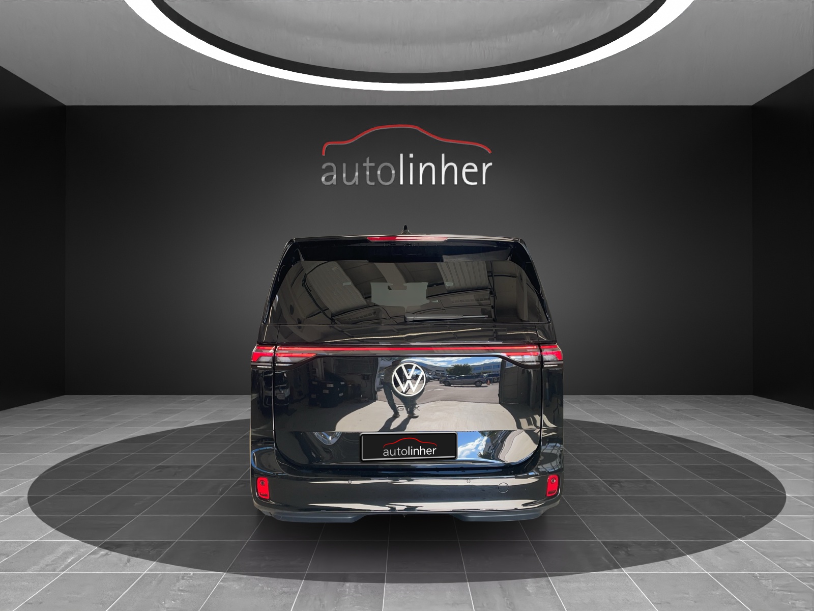 VW ID.Buzz LWB GTX 4 Motion-image-3